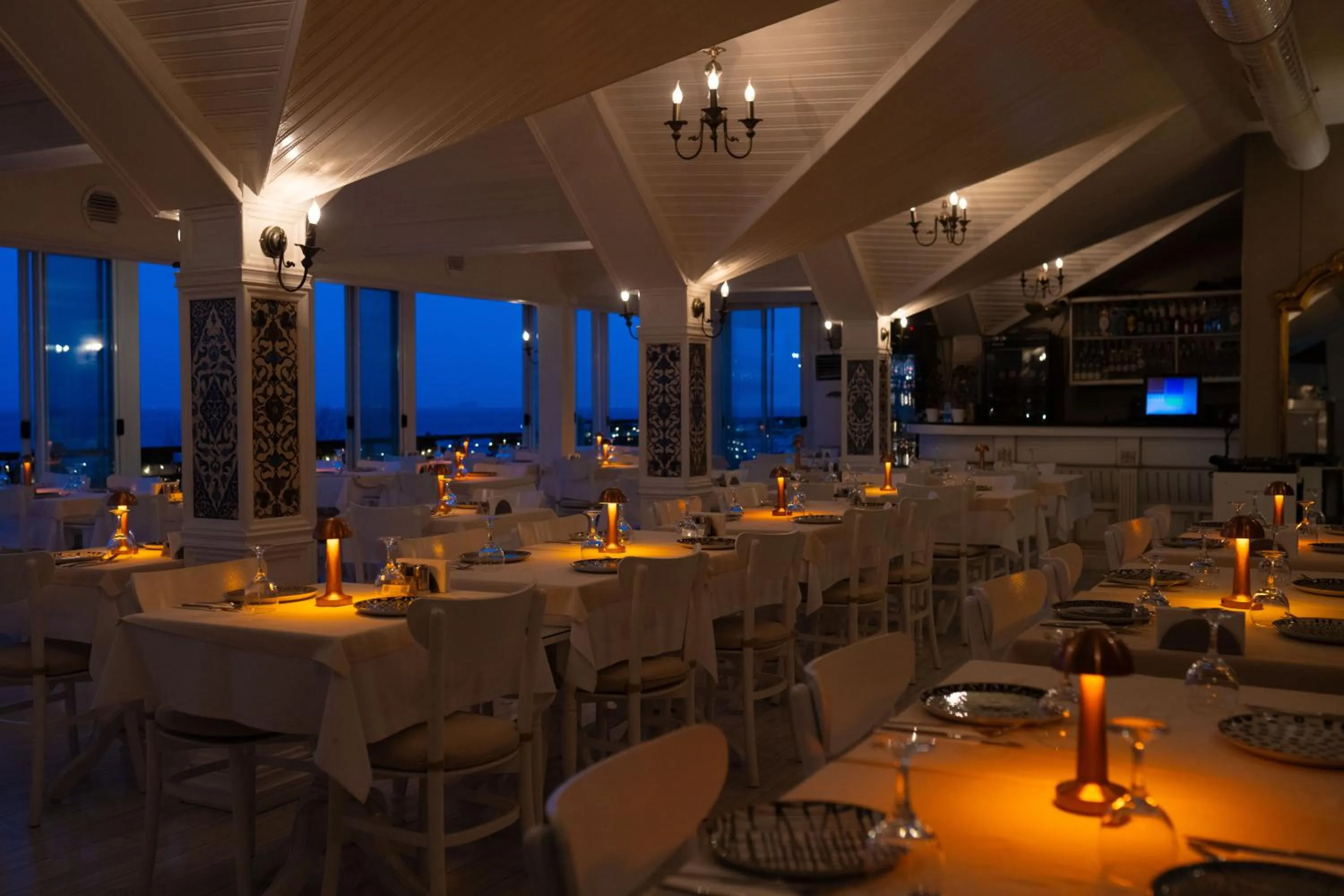 Restaurant/places to eat in Avicenna Hotel Sultanahmet