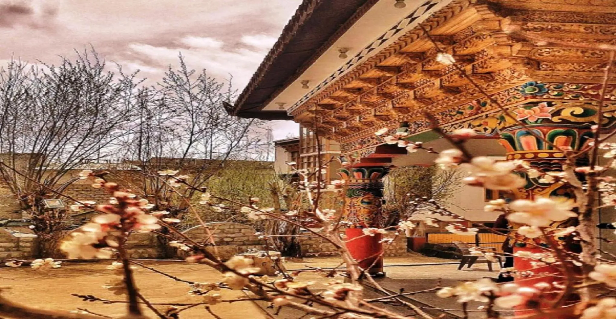 Property building in Hotel Grand Himalaya