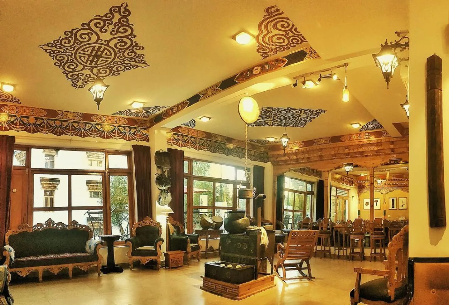 Restaurant/places to eat in Hotel Grand Himalaya