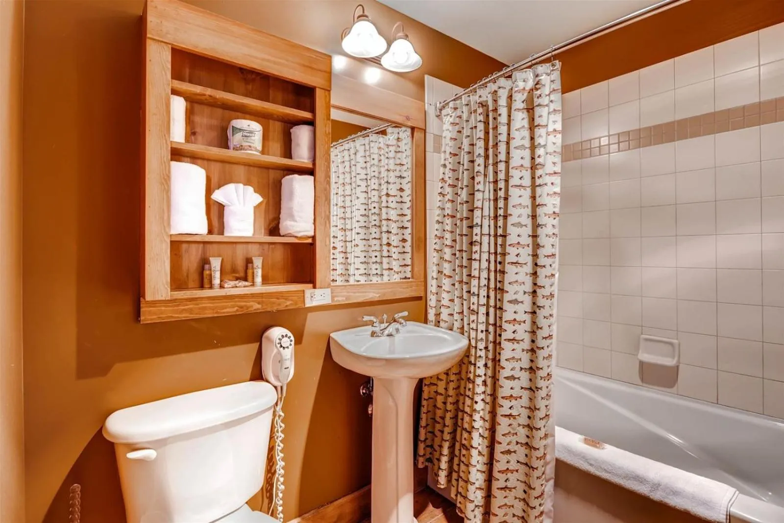 Property building in Beautiful 1 Bedroom Mountain Condo In River Run Village With Hot Tub Access And Walking Distance To The Gondola