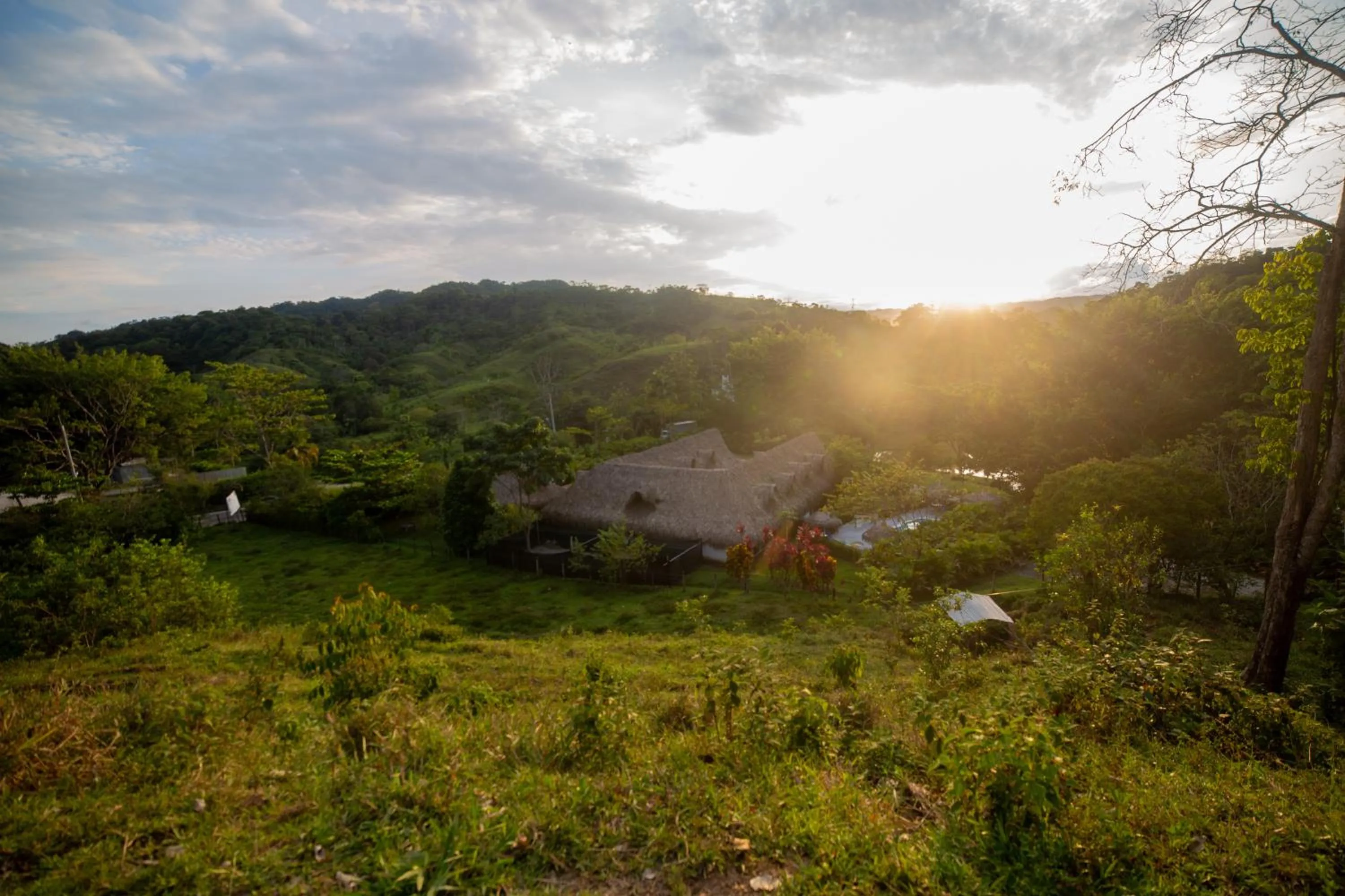 Facade/entrance in Makenke Hostel By Los Colores Ecoparque
