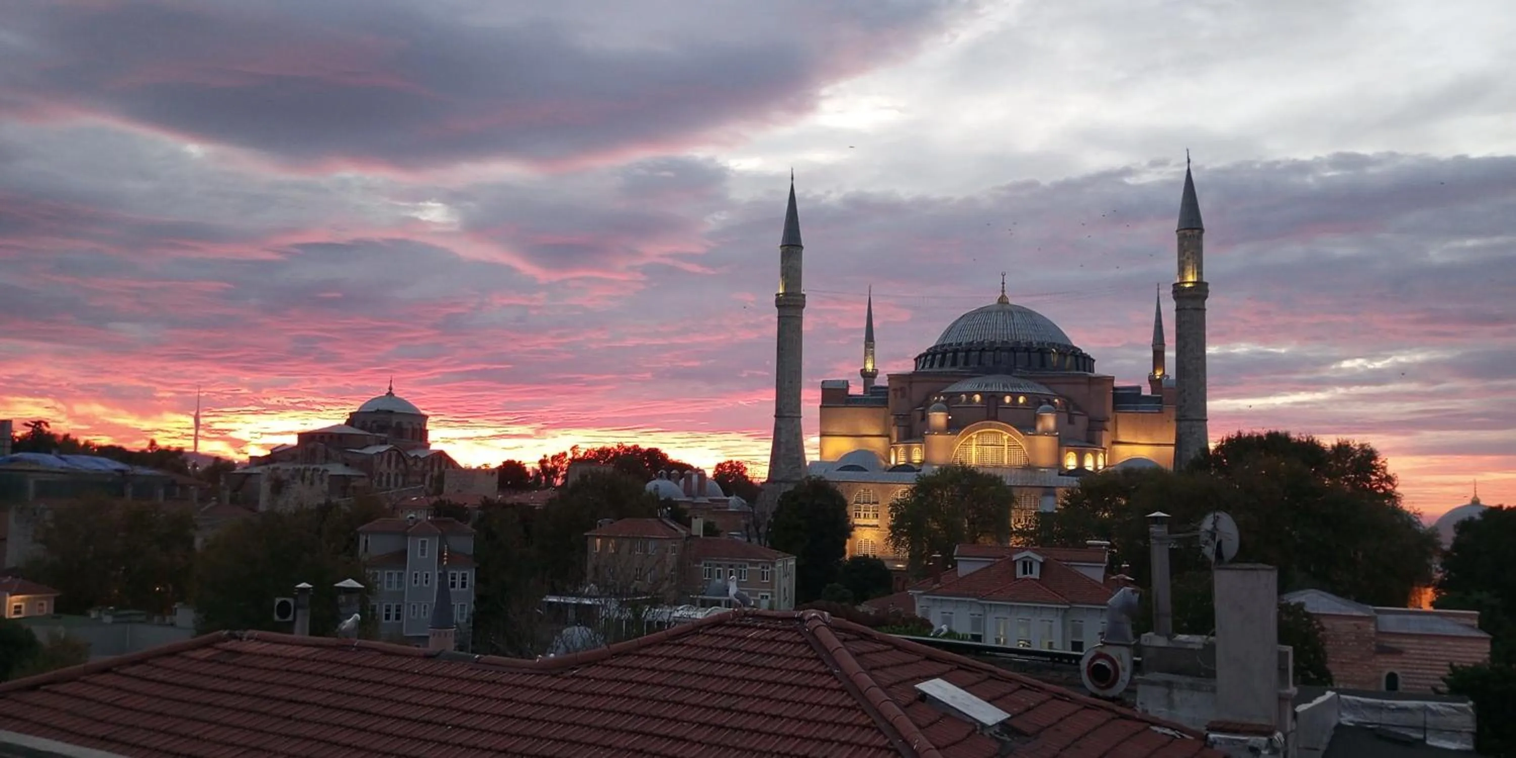 Restaurant/places to eat in Celal Sultan Hotel Special Class