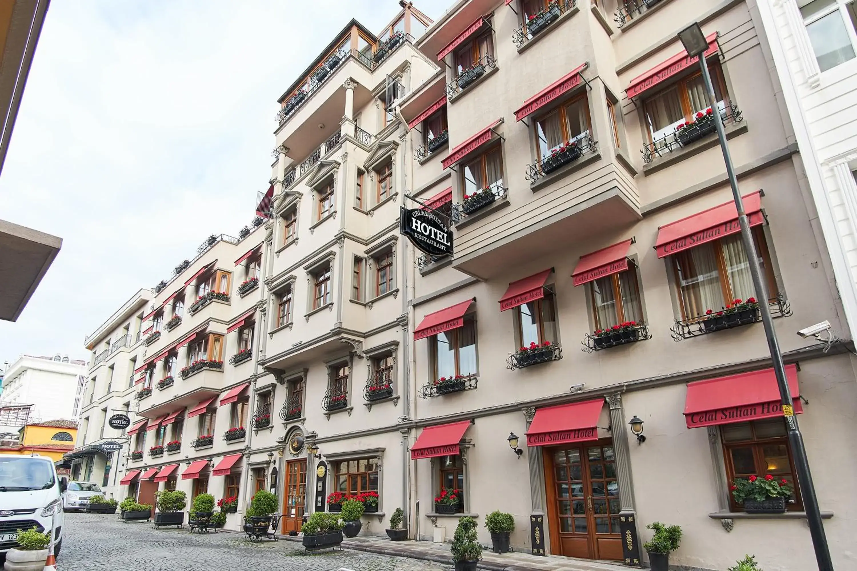 Property building in Celal Sultan Hotel Special Class Property building in Celal Sultan Hotel Special Class