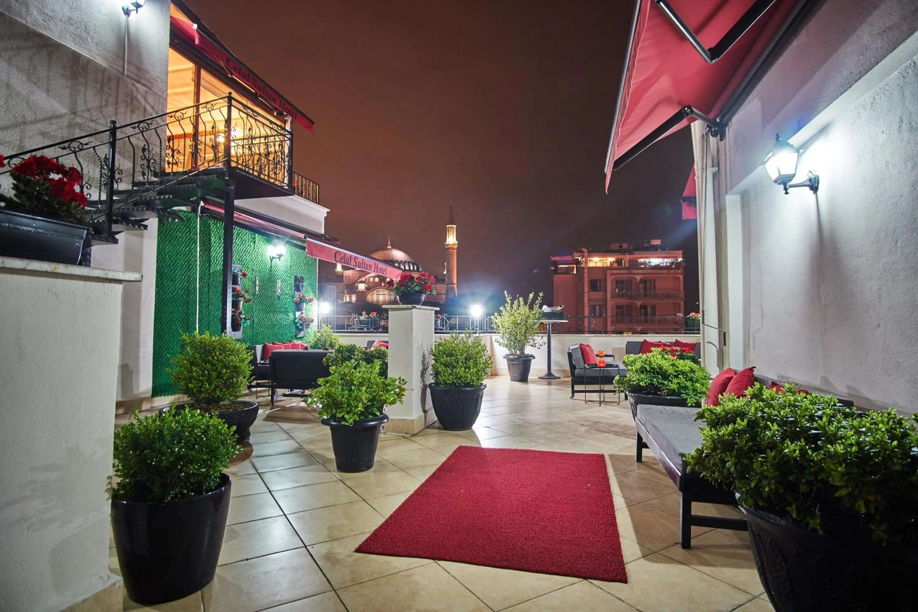 Restaurant/places to eat in Celal Sultan Hotel Special Class