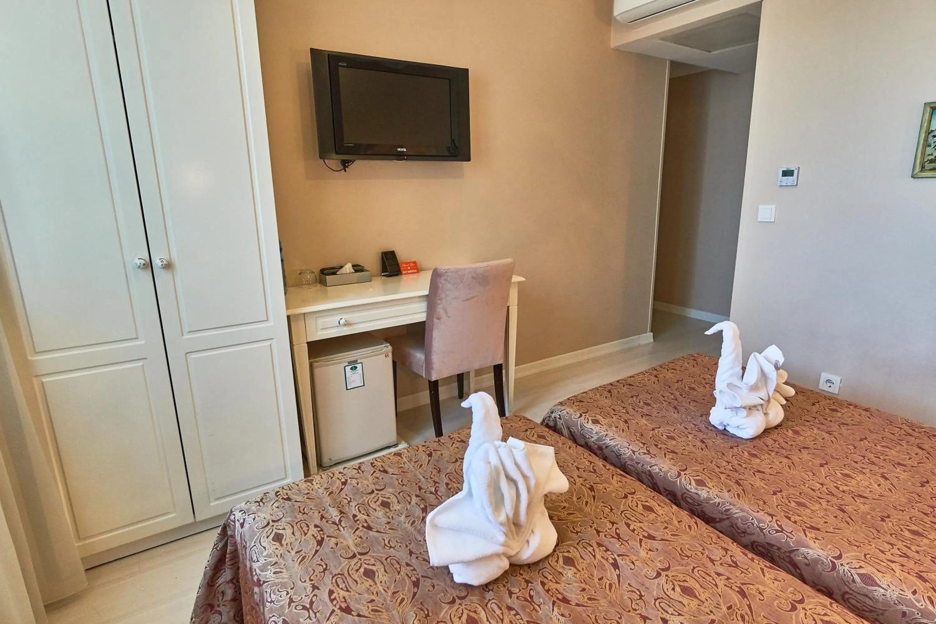 Bedroom, Bed in Celal Sultan Hotel Special Class