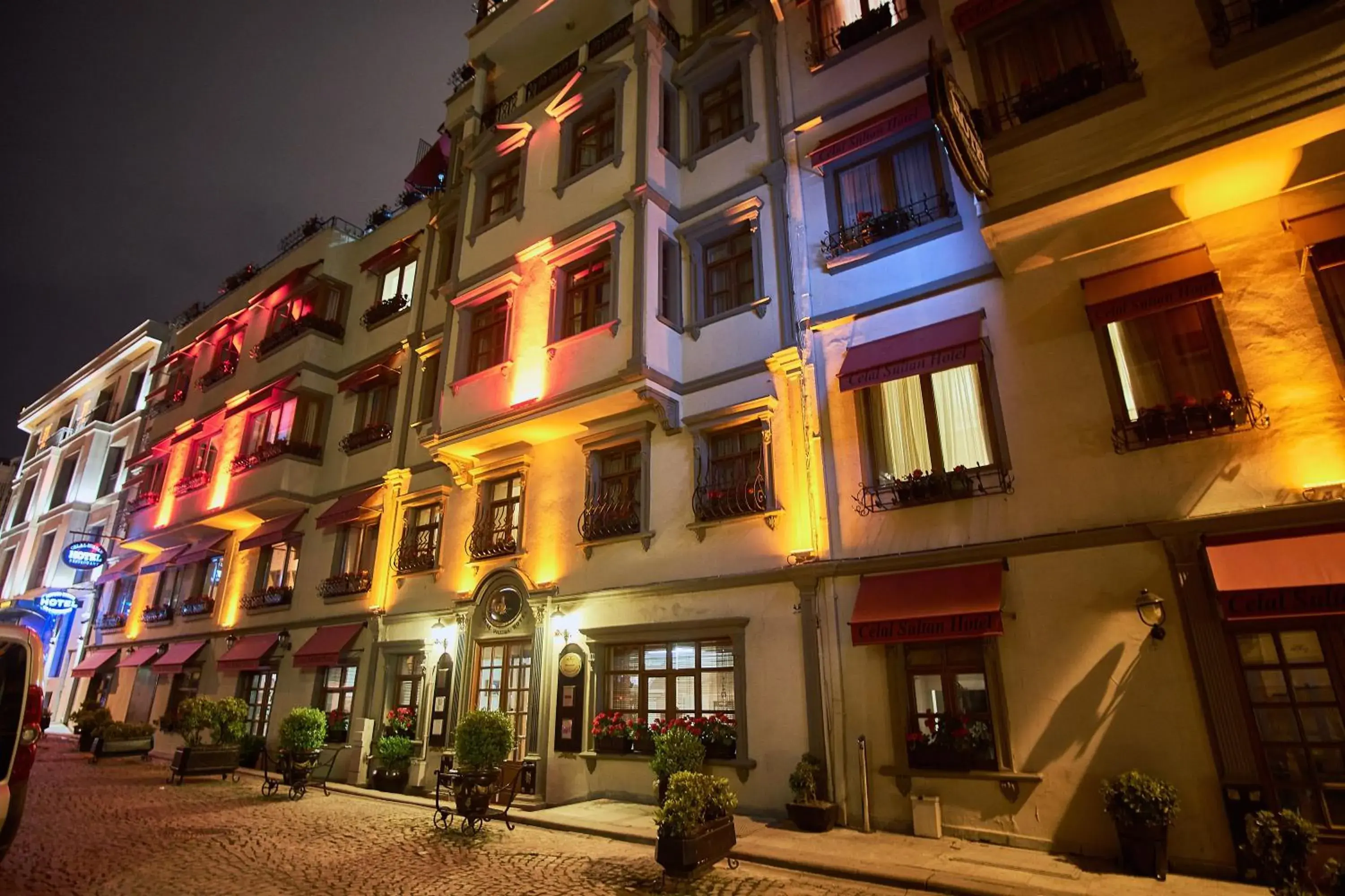Property building in Celal Sultan Hotel Special Class Property building in Celal Sultan Hotel Special Class