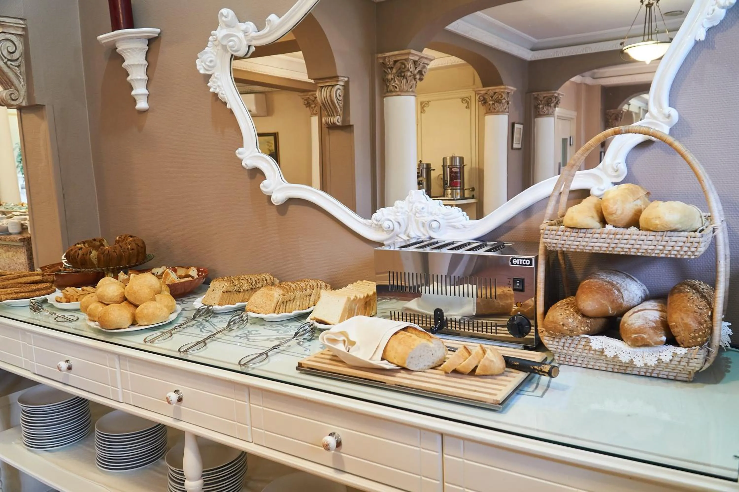 Buffet breakfast in Celal Sultan Hotel Special Class