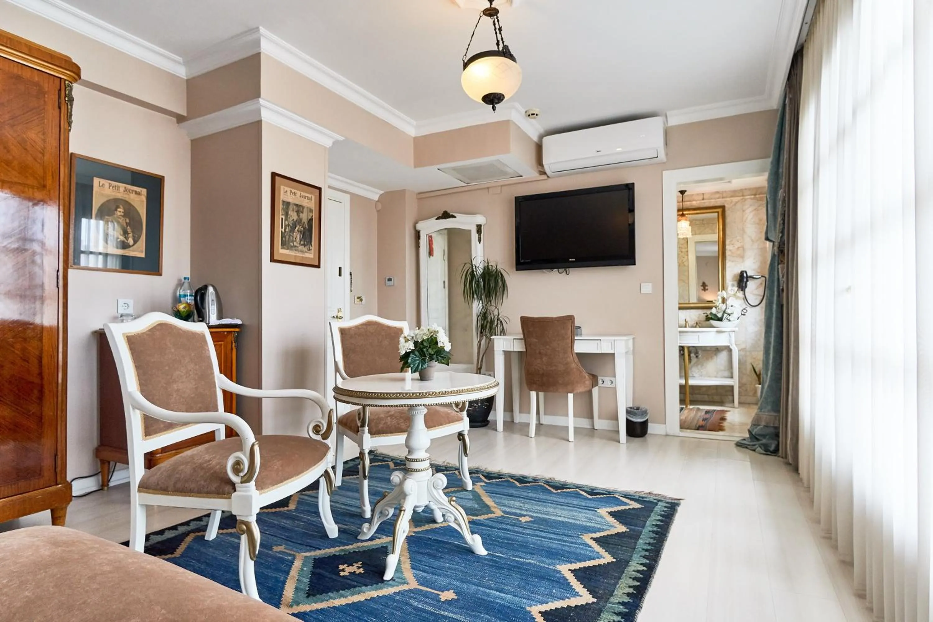 TV and multimedia in Celal Sultan Hotel Special Class