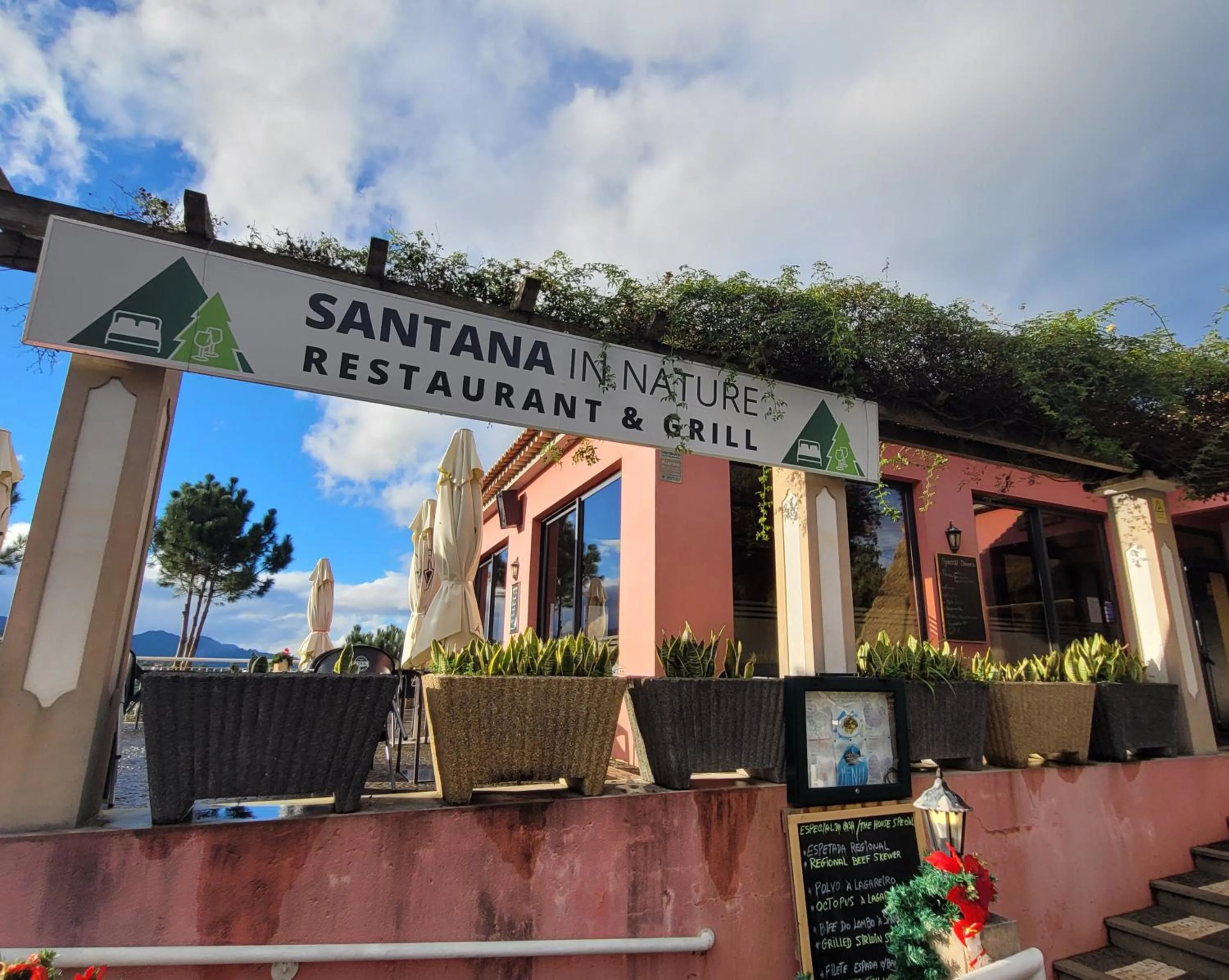 Restaurant/places to eat in Sleep and Go in Santana in Nature B&B