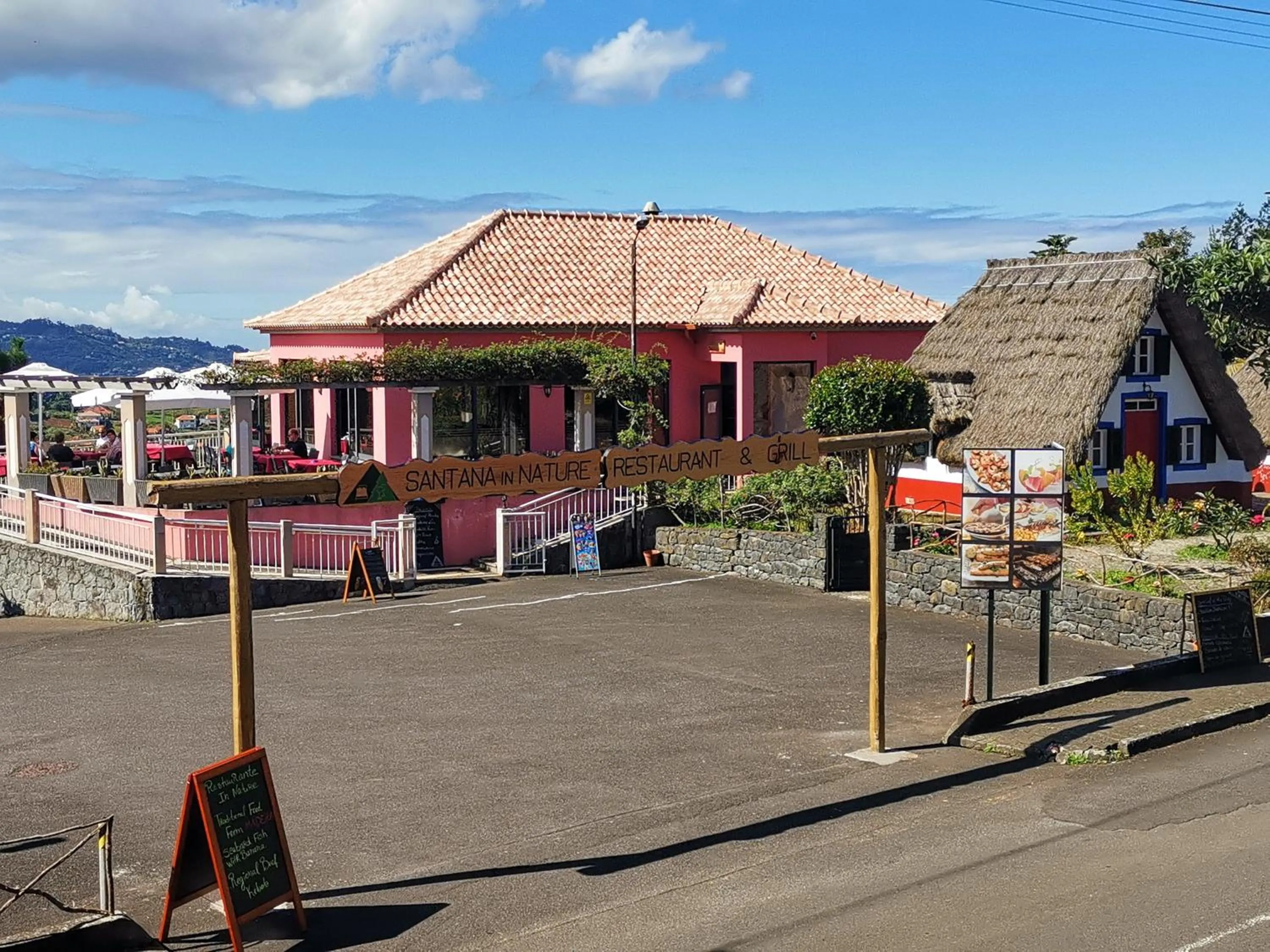 Restaurant/places to eat in Sleep and Go in Santana in Nature B&B