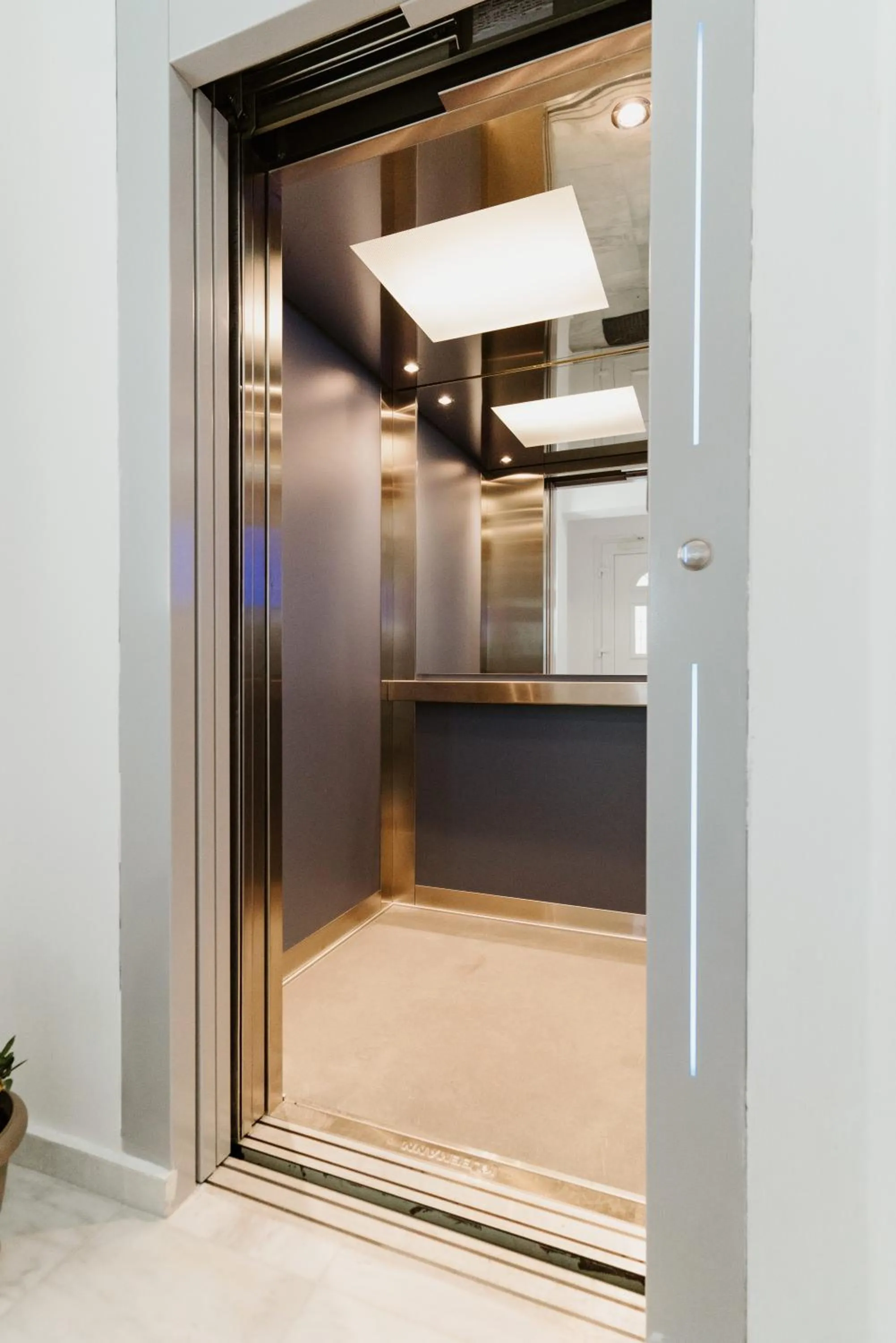 BLUE AND WHITE LUXURY suites