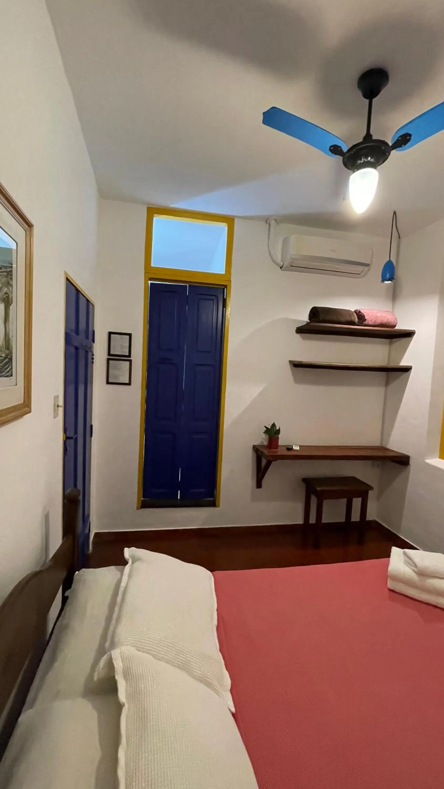 Photo of the whole room, Bed in Café e Prosa Centro Histórico