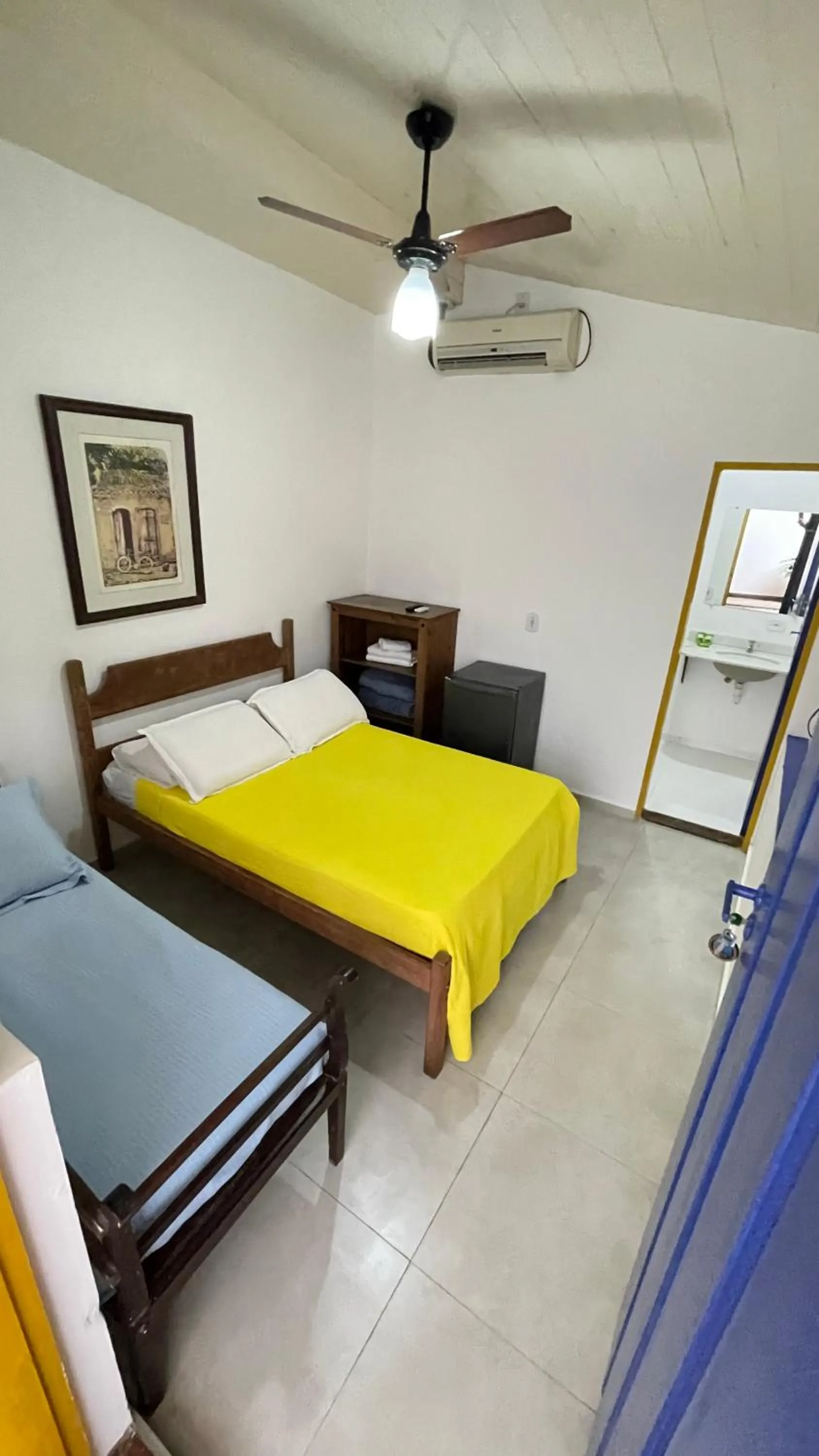 Photo of the whole room, Bed in Café e Prosa Centro Histórico