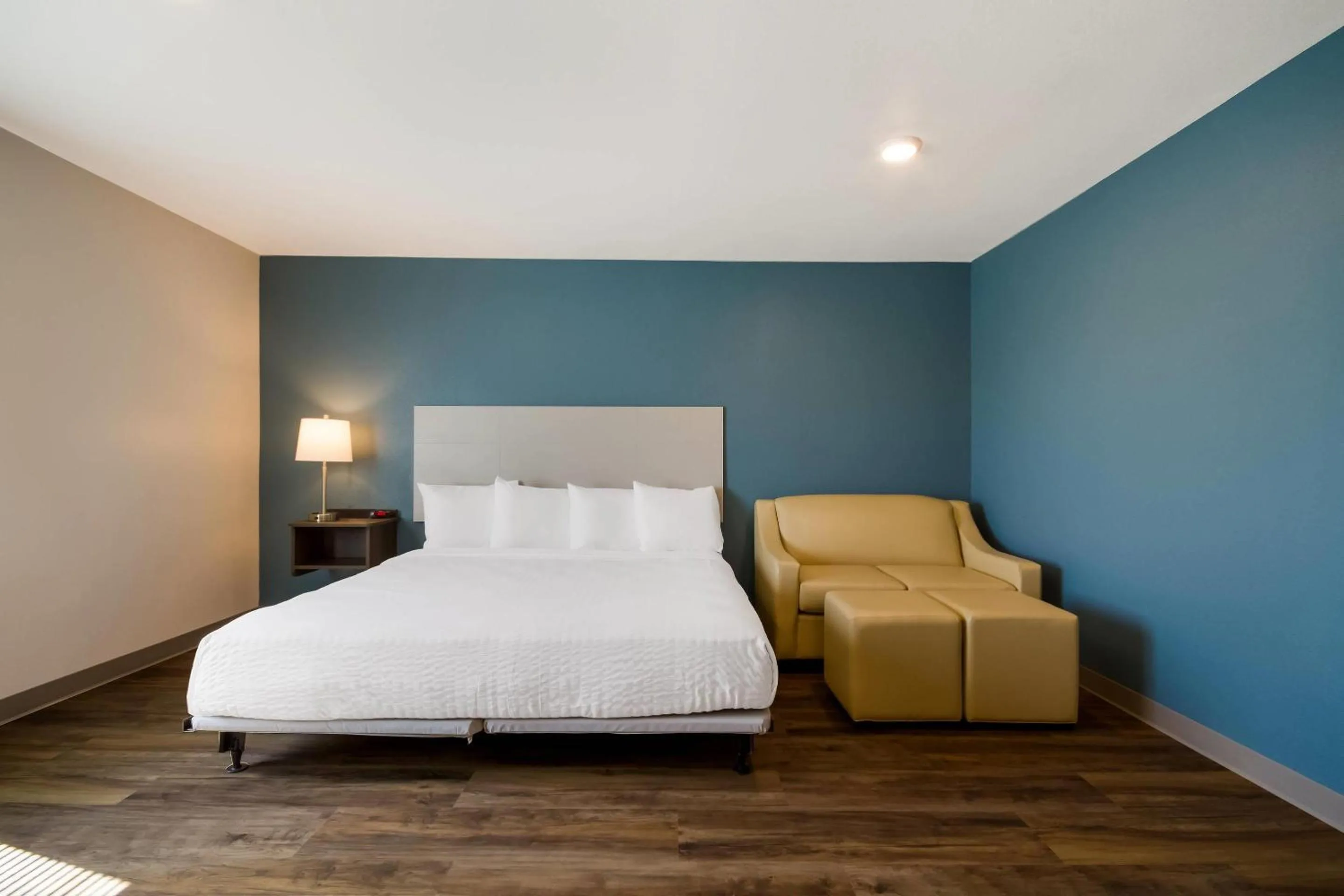 Bedroom, Bed in WoodSpring Suites Panama City Beach