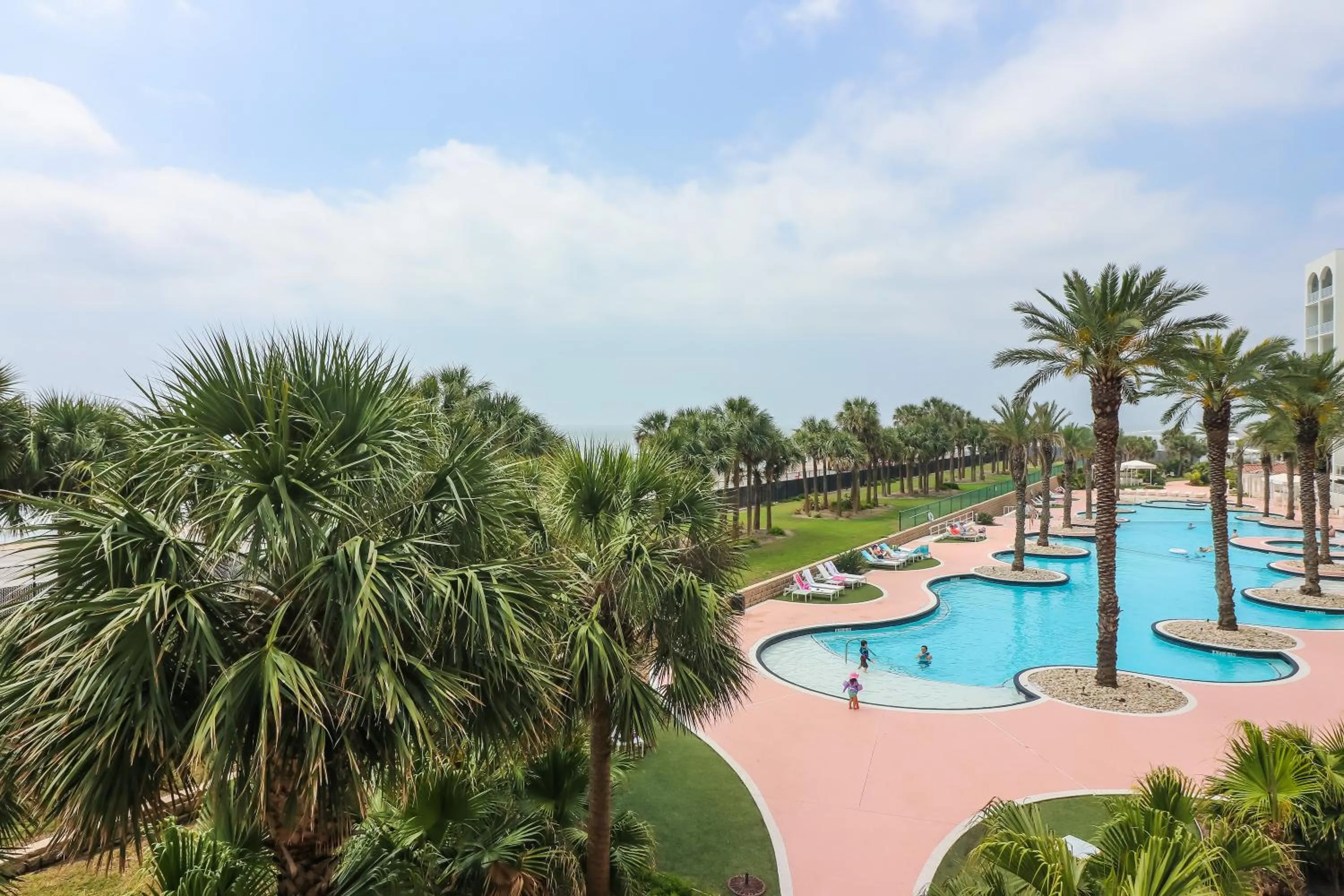 Beachfront Laid Back and Luxurious Diamond Beach Condo - Amazing Pools Amenities
