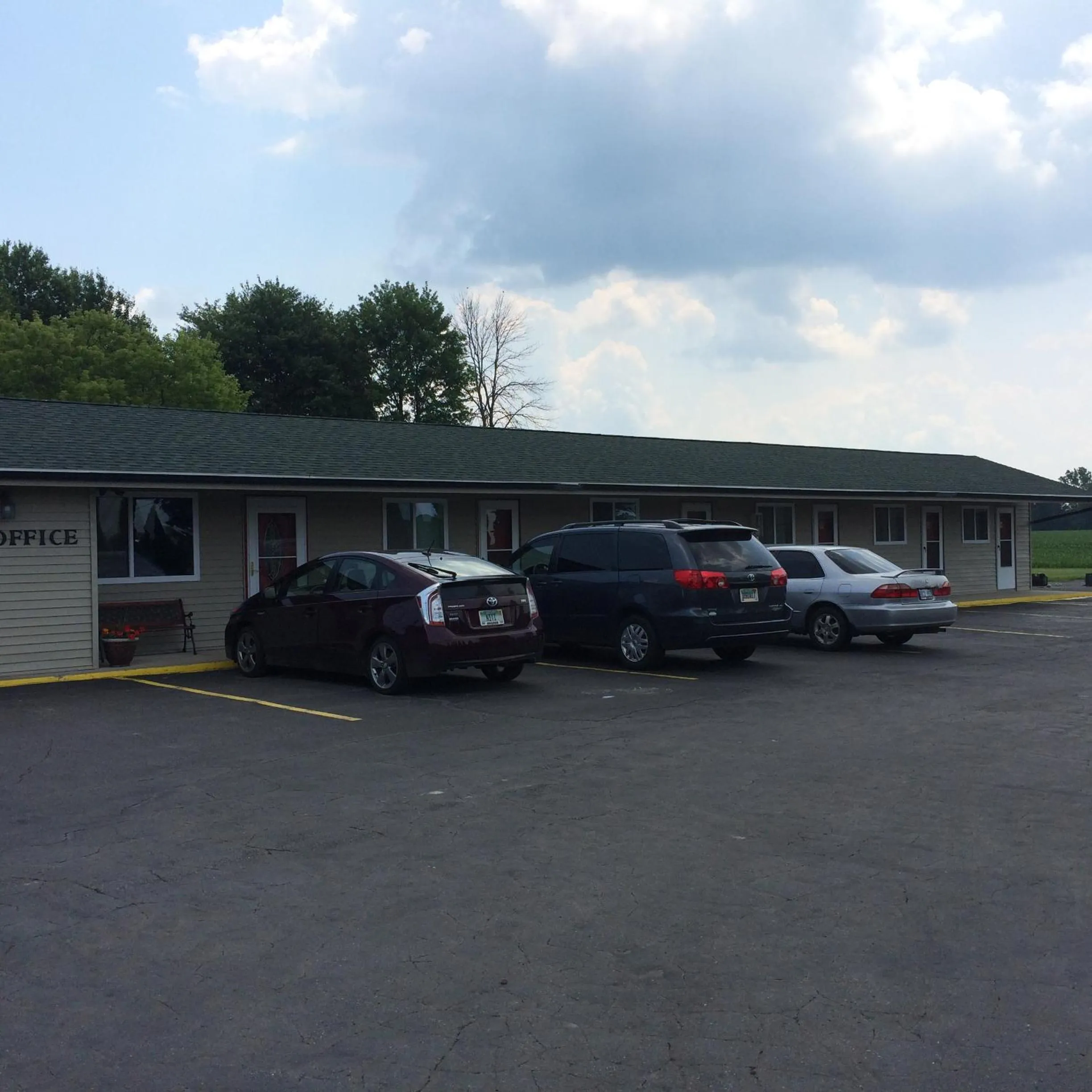 Facade/entrance in Relax Inn - Saginaw