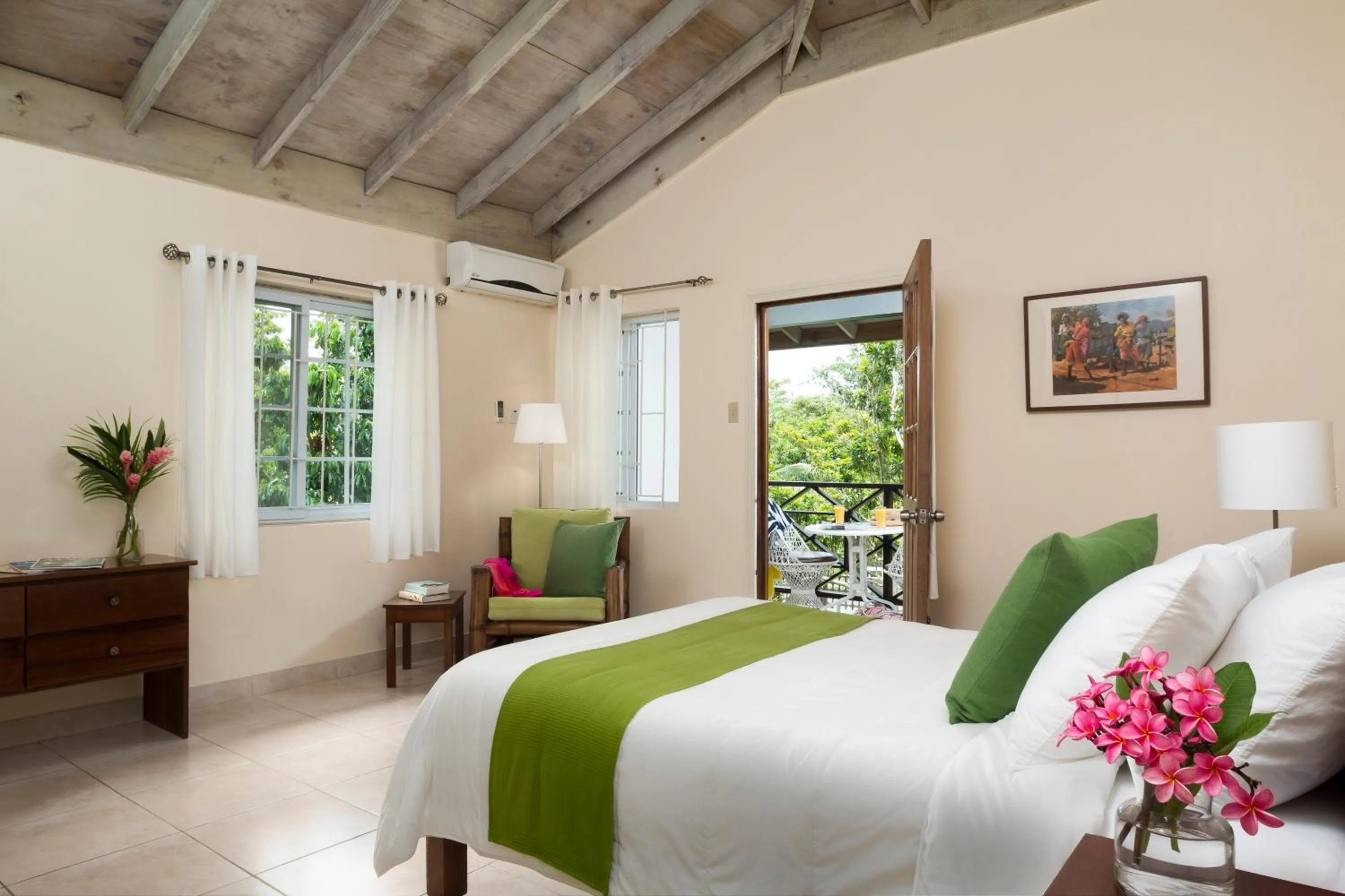 Bedroom, Bed in White Sands Negril