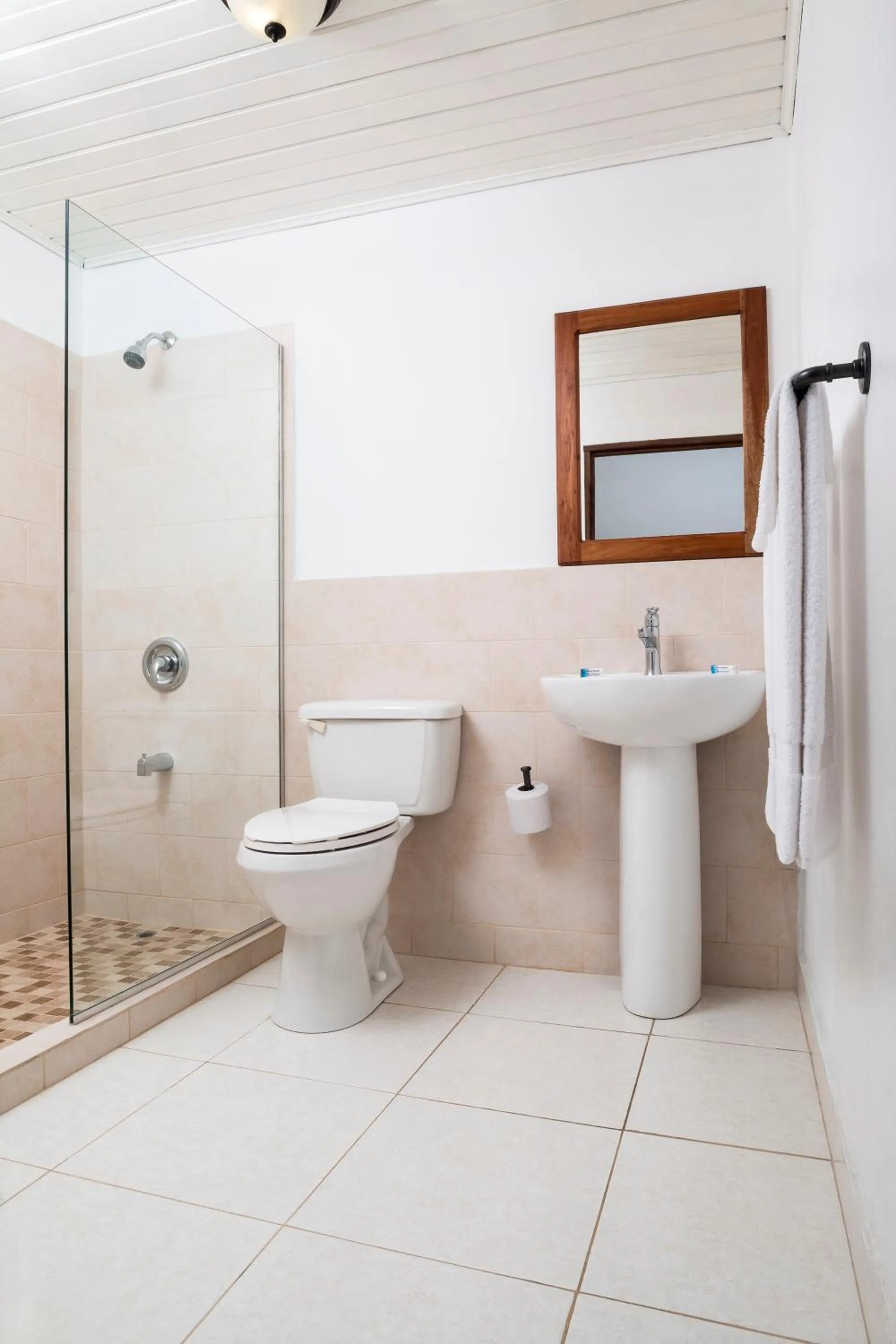 Shower in White Sands Negril