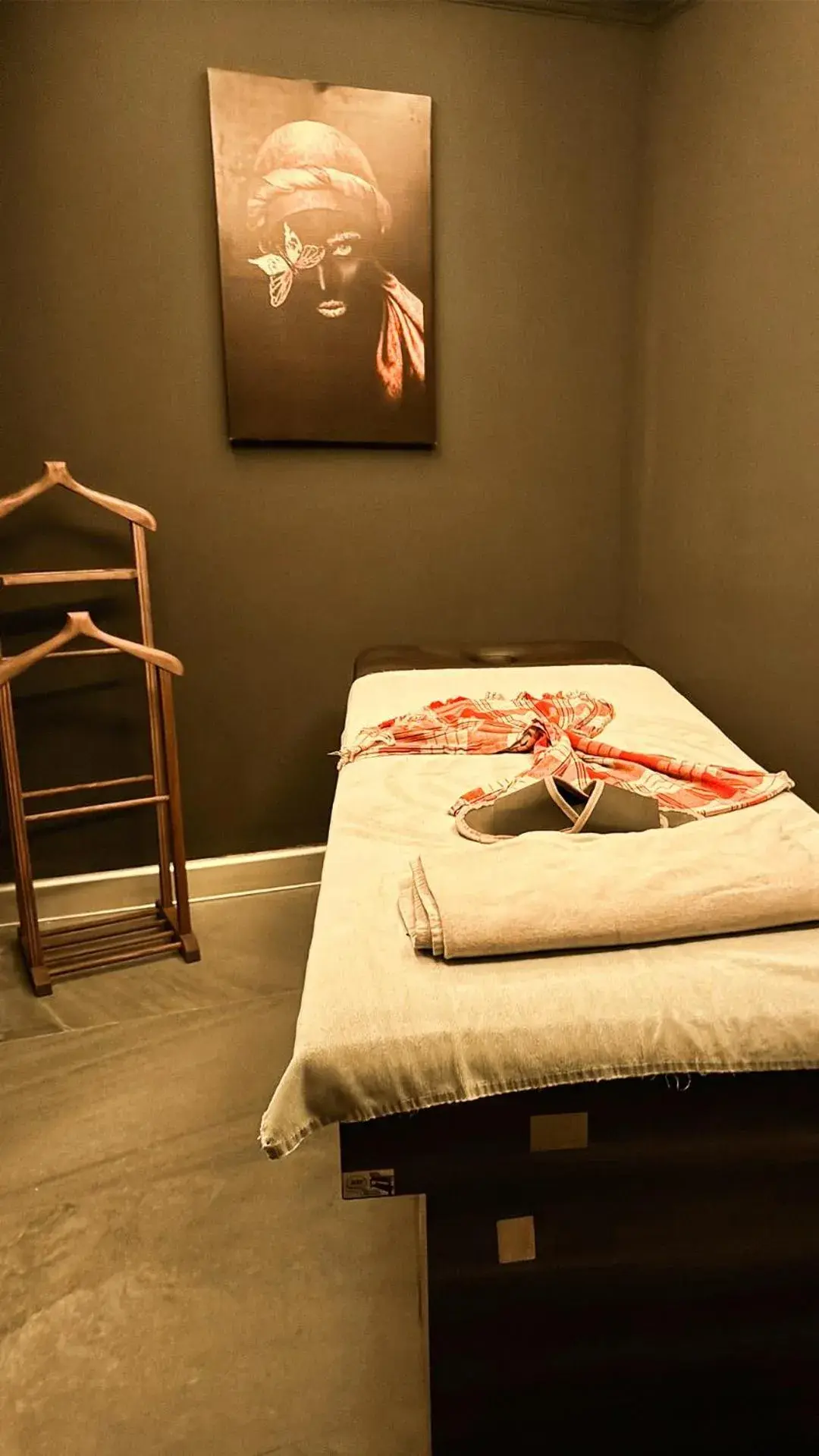 Hot Tub, Bed in Aldino Hotel & Spa Hot Tub, Bed in Aldino Hotel & Spa