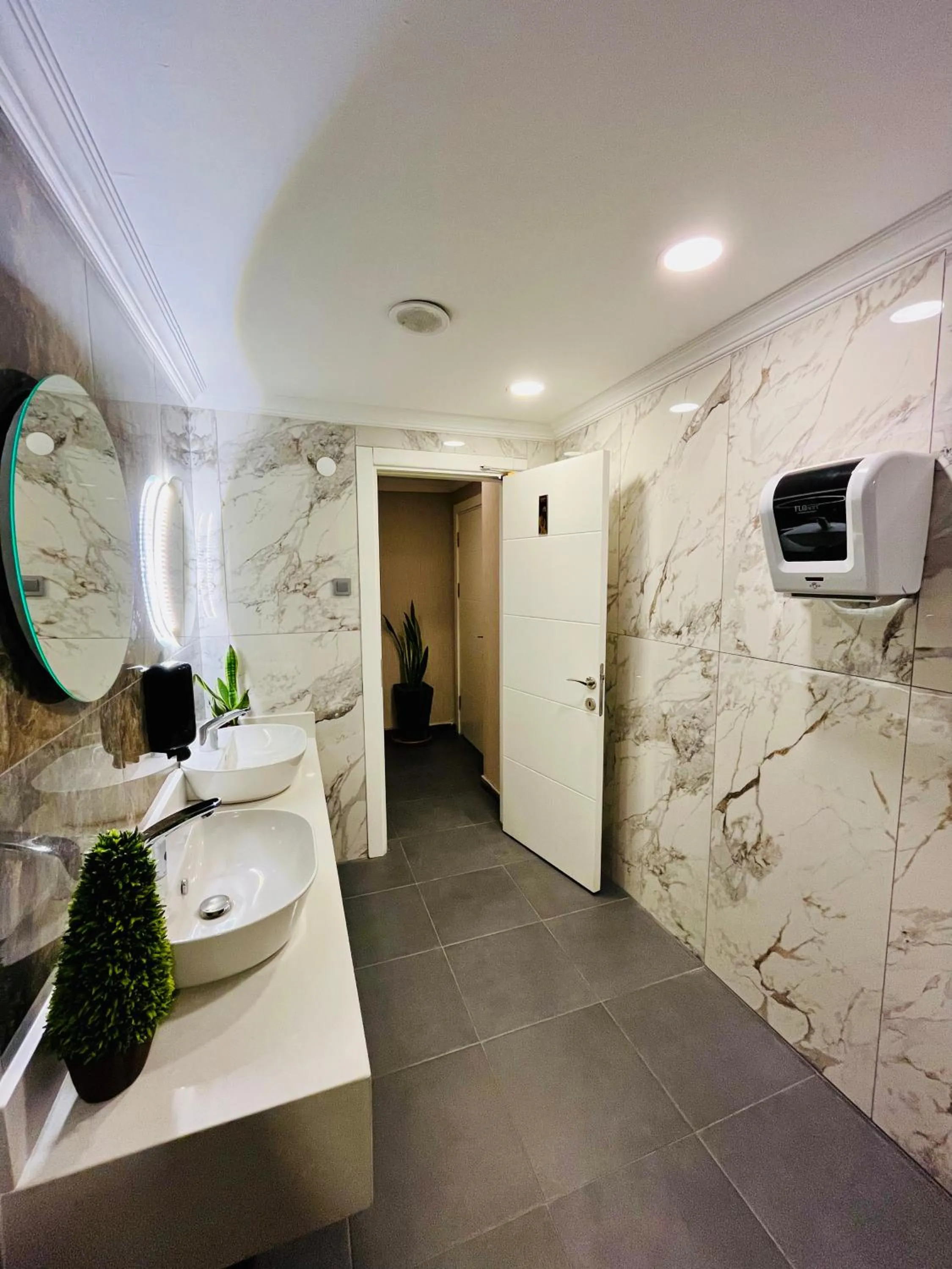 Toilet in Aldino Hotel & Spa