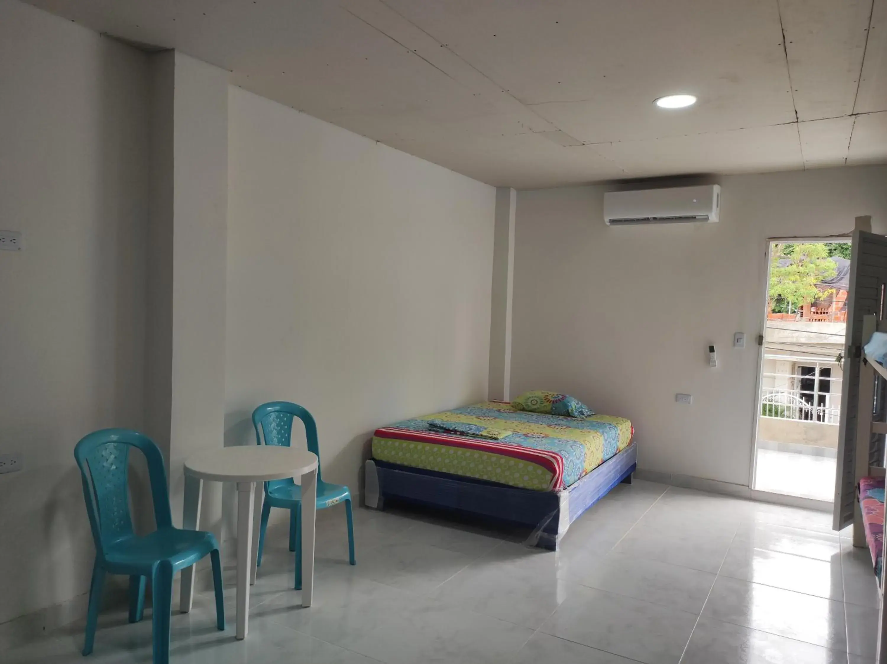 10-Bed Mixed Dormitory Room in Casa Natyrouss 10-Bed Mixed Dormitory Room in Casa Natyrouss