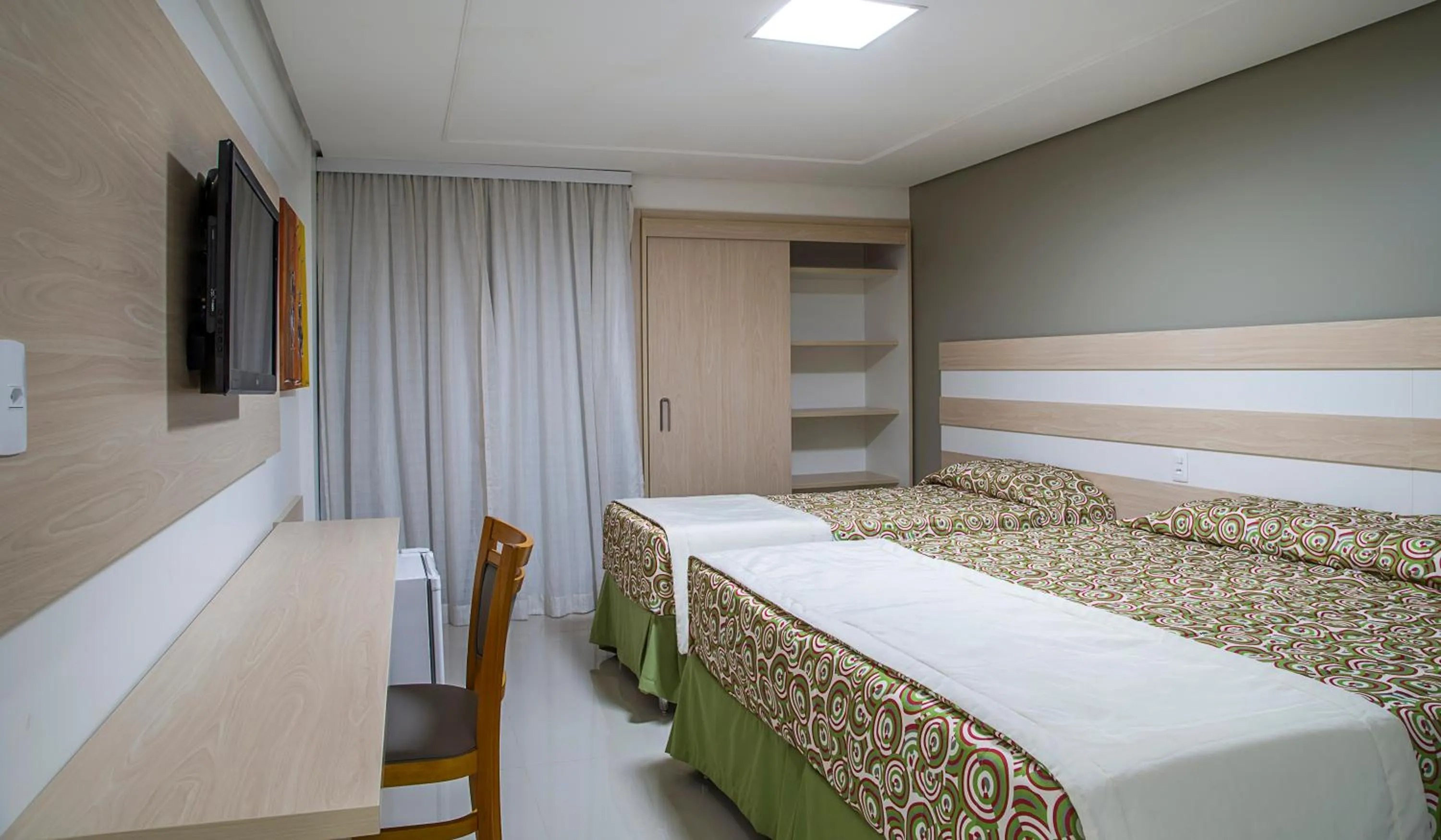 Evening entertainment, Bed in Laguna Praia Hotel