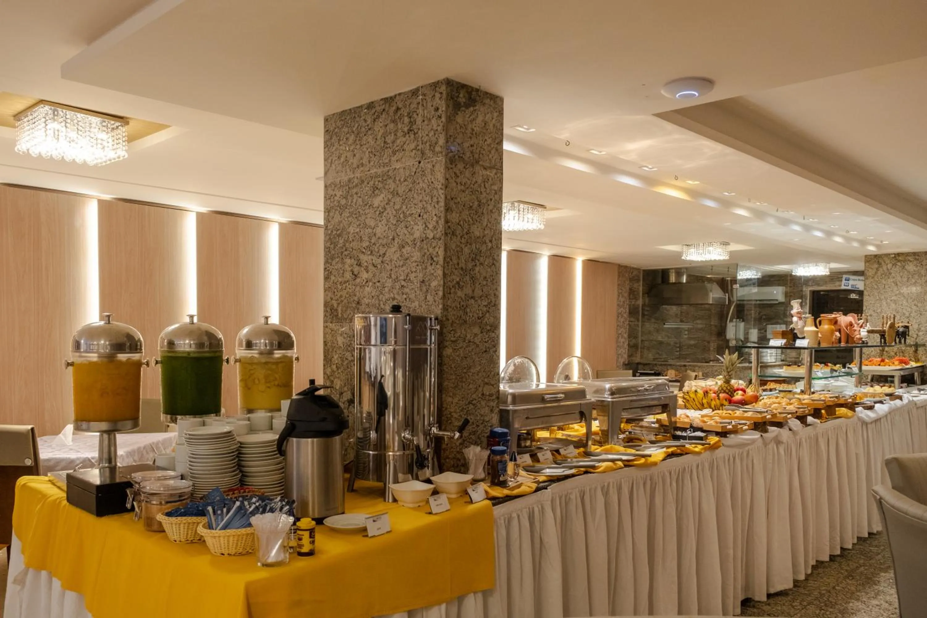 Restaurant/places to eat in Laguna Praia Hotel