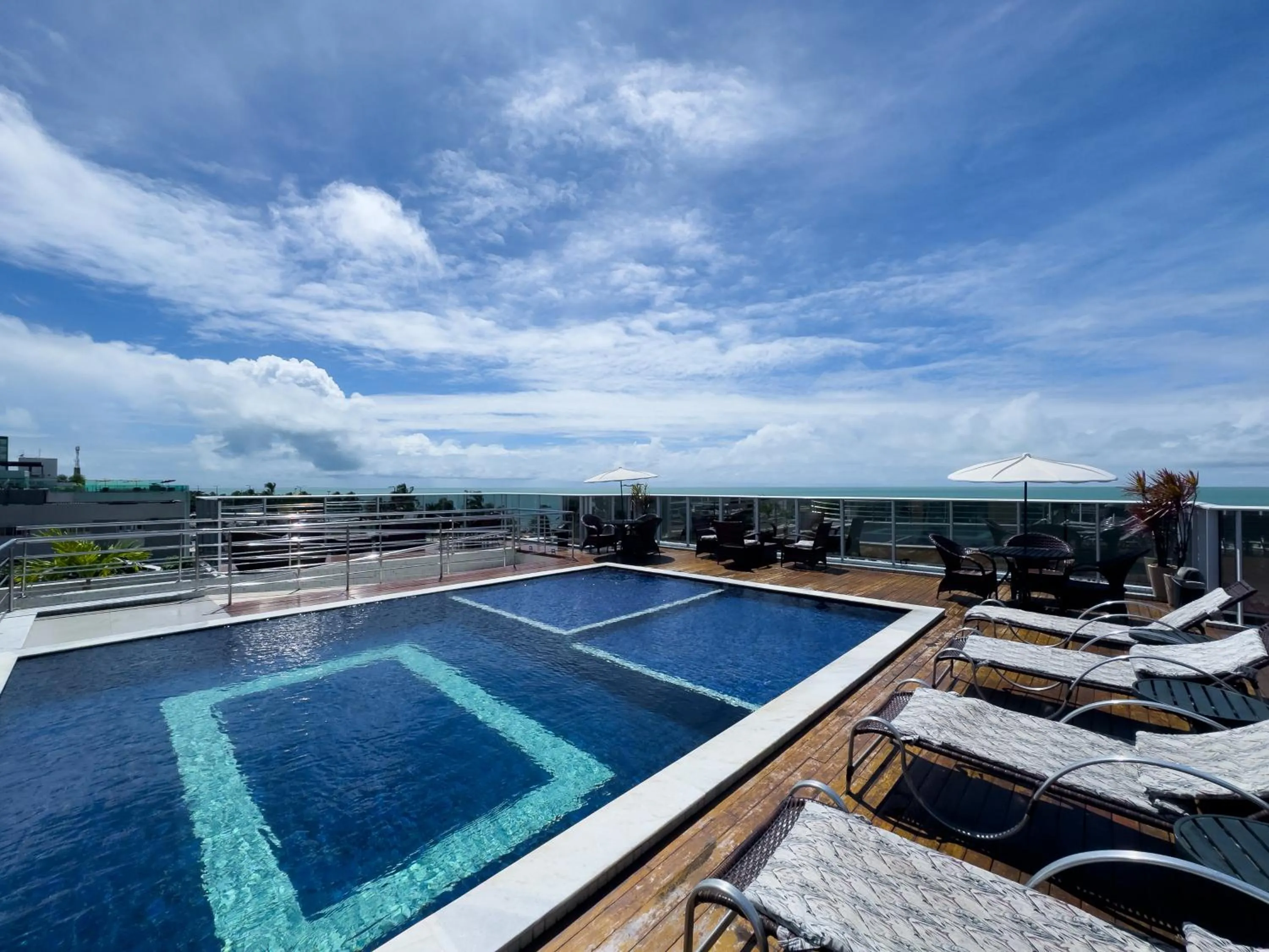 Swimming pool in Laguna Praia Hotel