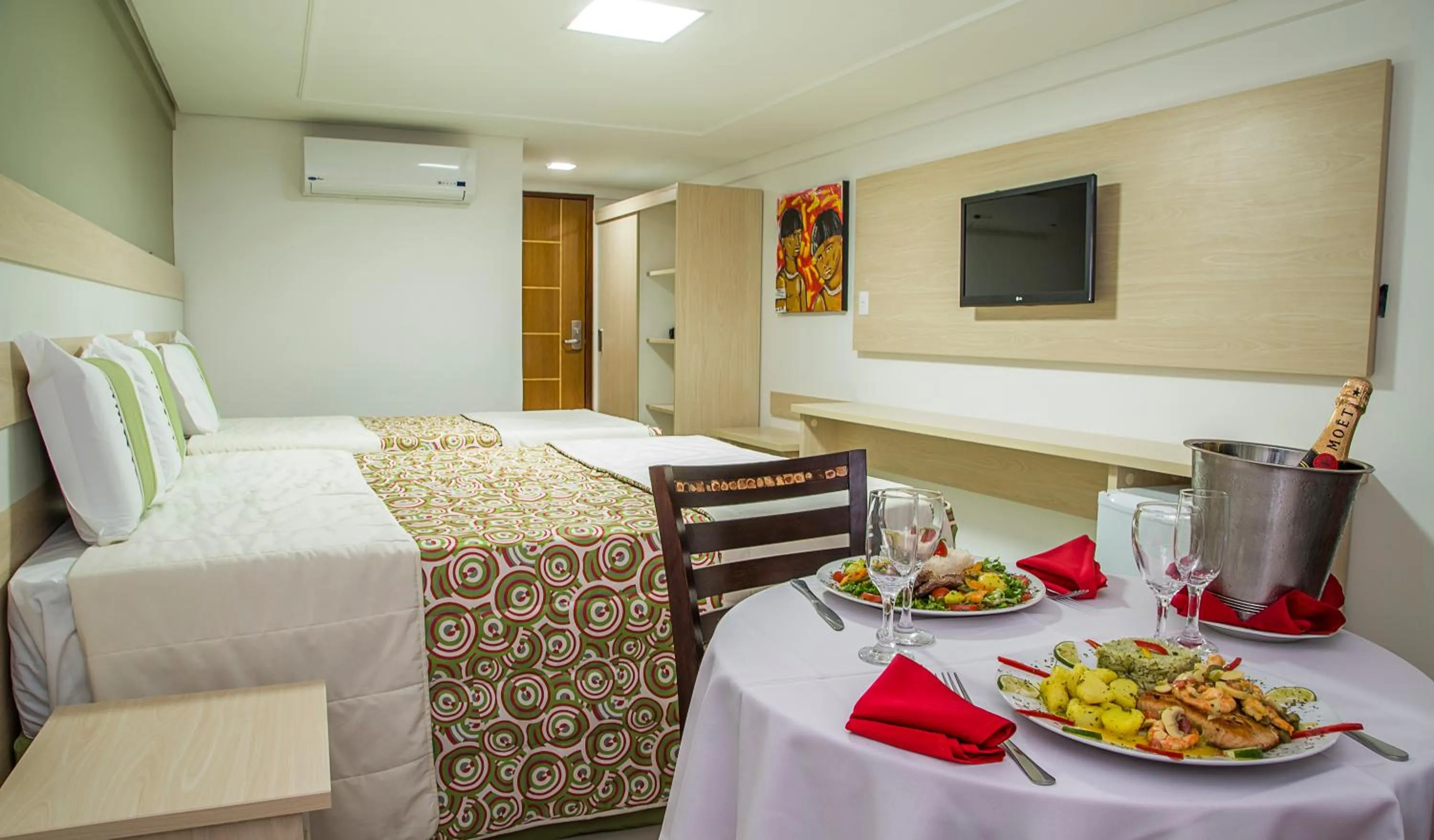 Food in Laguna Praia Hotel