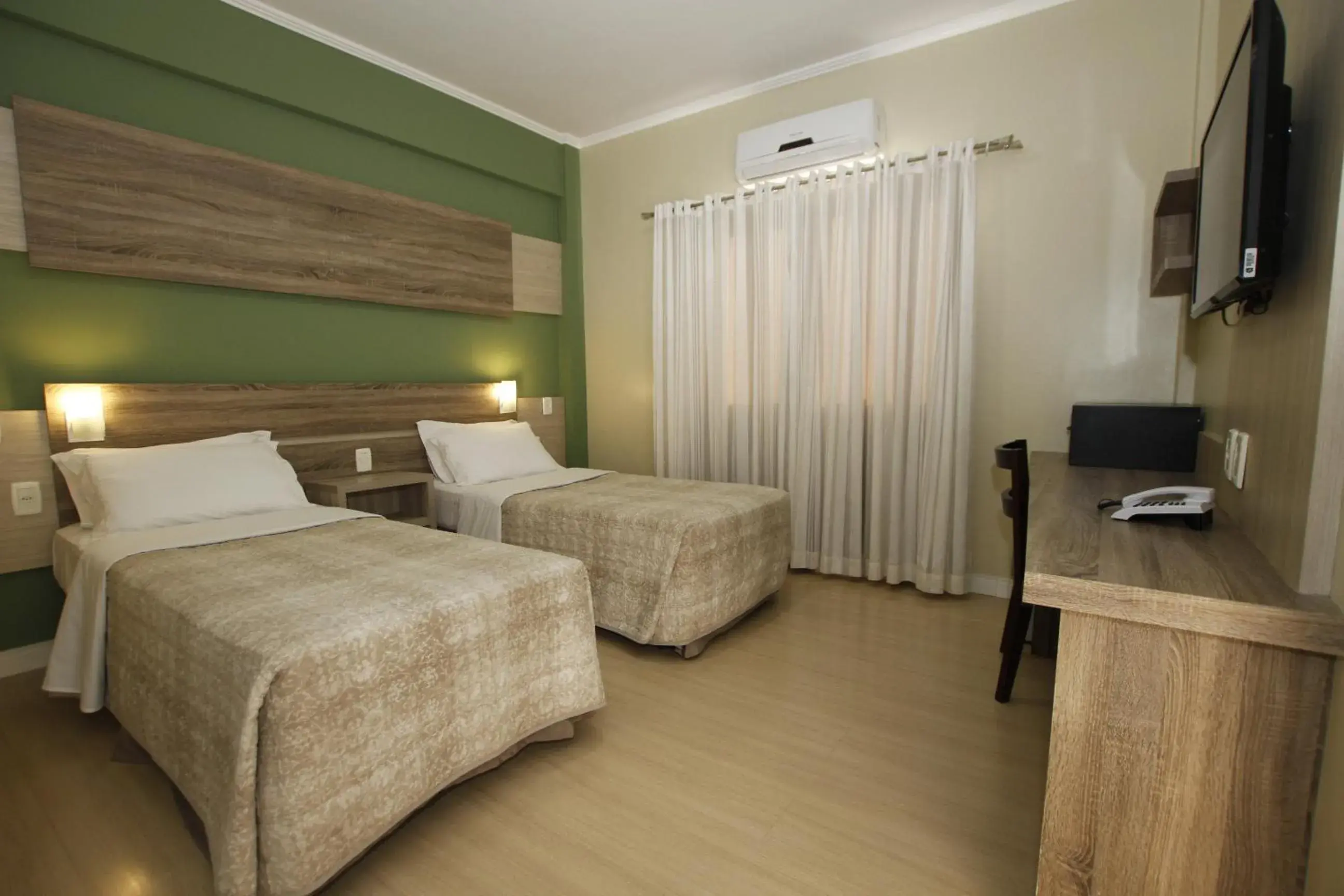 Inner courtyard view, Bed in Sky Ville Hotel Gramado Inner courtyard view, Bed in Sky Ville Hotel Gramado