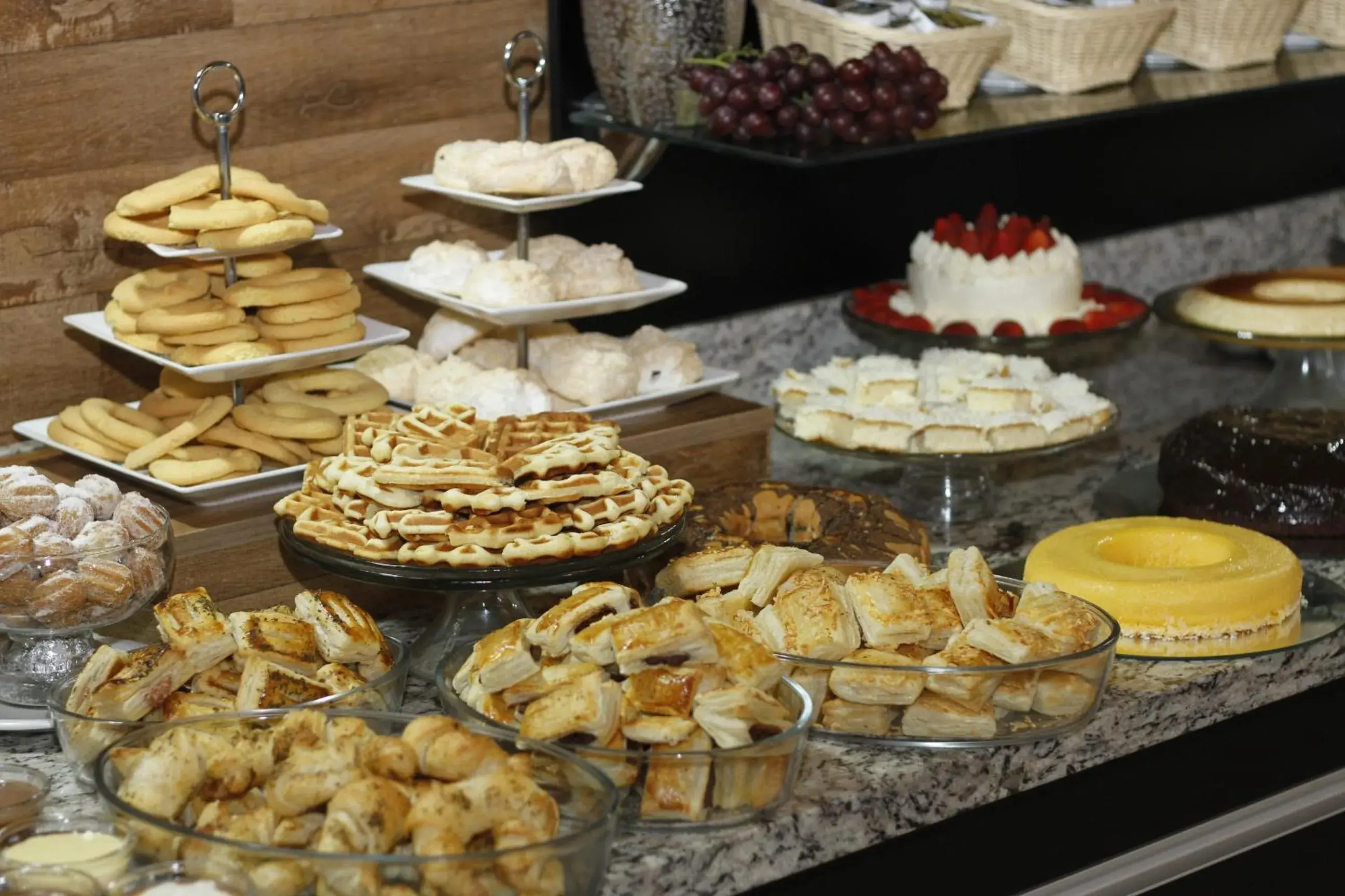 Buffet breakfast in Sky Ville Hotel Gramado Buffet breakfast in Sky Ville Hotel Gramado