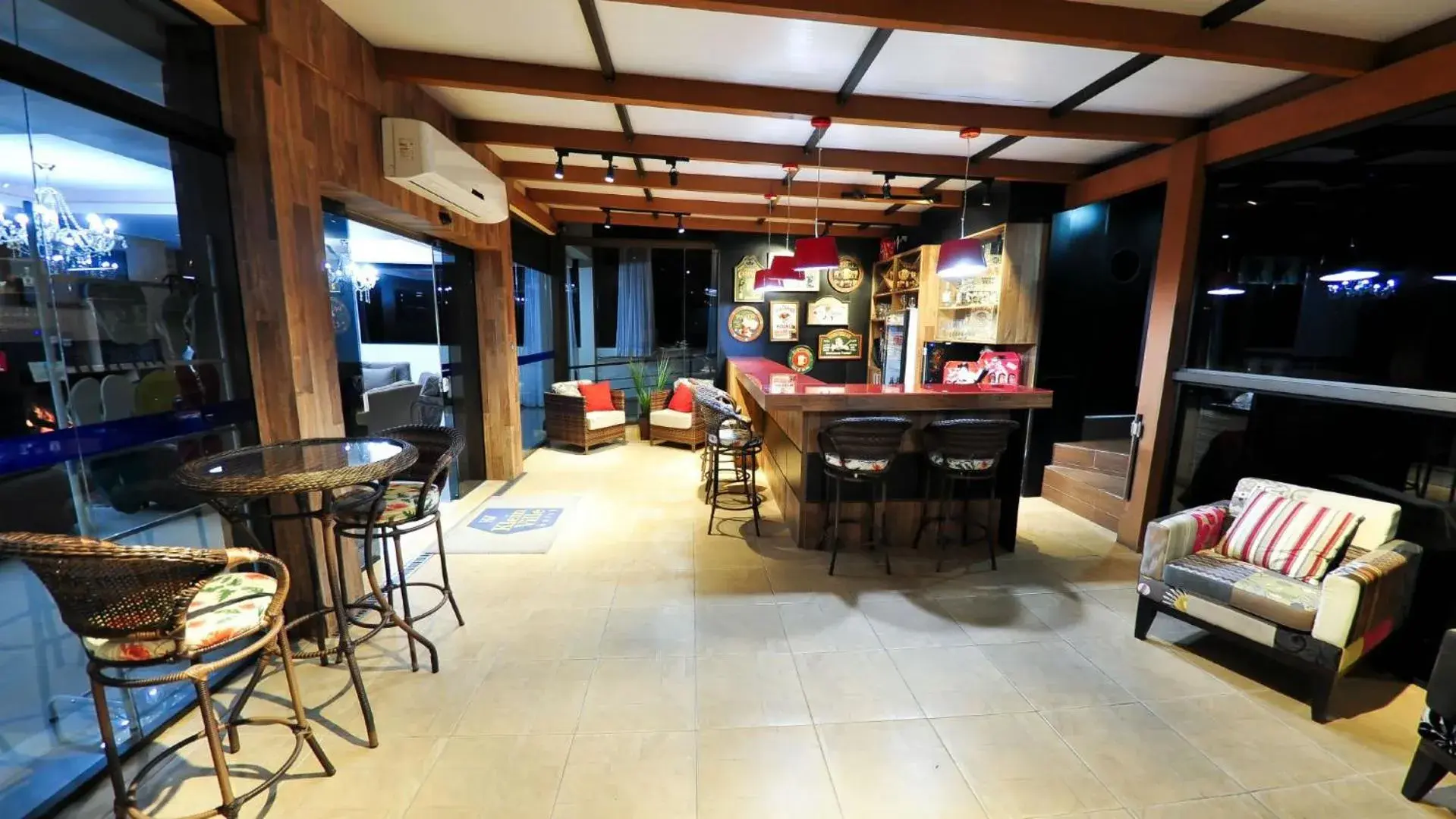 Lounge or bar in Sky Ville Hotel Gramado Lounge or bar in Sky Ville Hotel Gramado