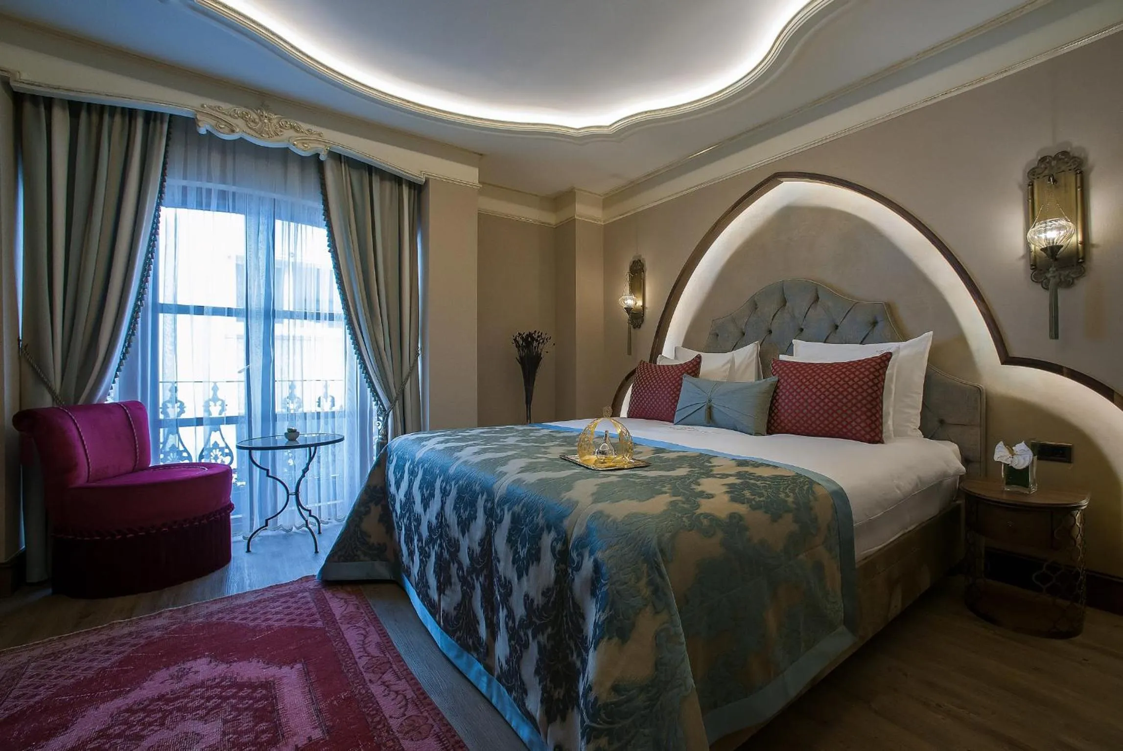 Decorative detail, Bed in Romance Istanbul Hotel Boutique Class