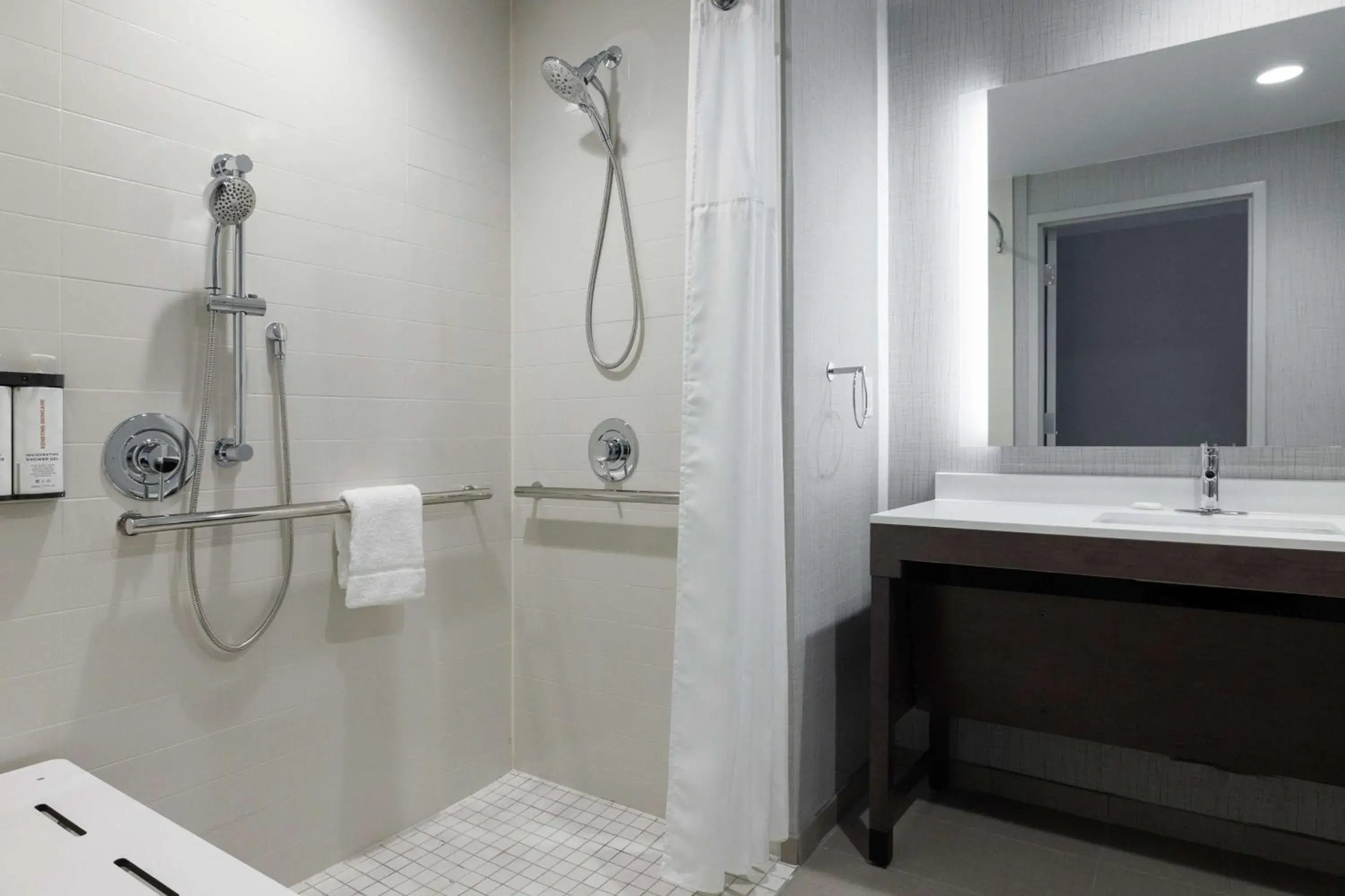 Bathroom in Hyatt Place San Carlos Bathroom in Hyatt Place San Carlos