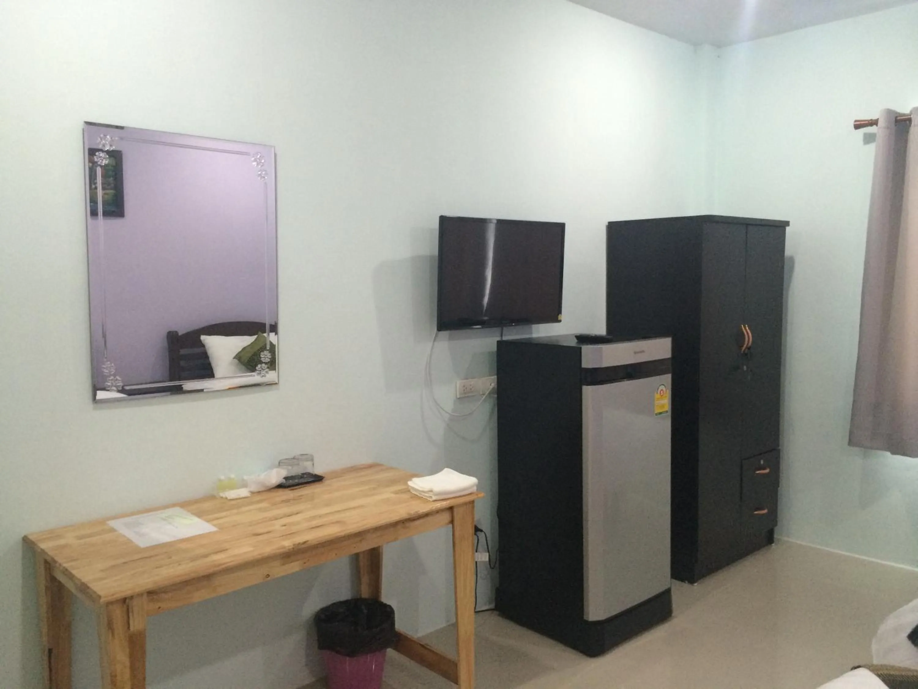 TV and multimedia in Maehaad Guesthouse