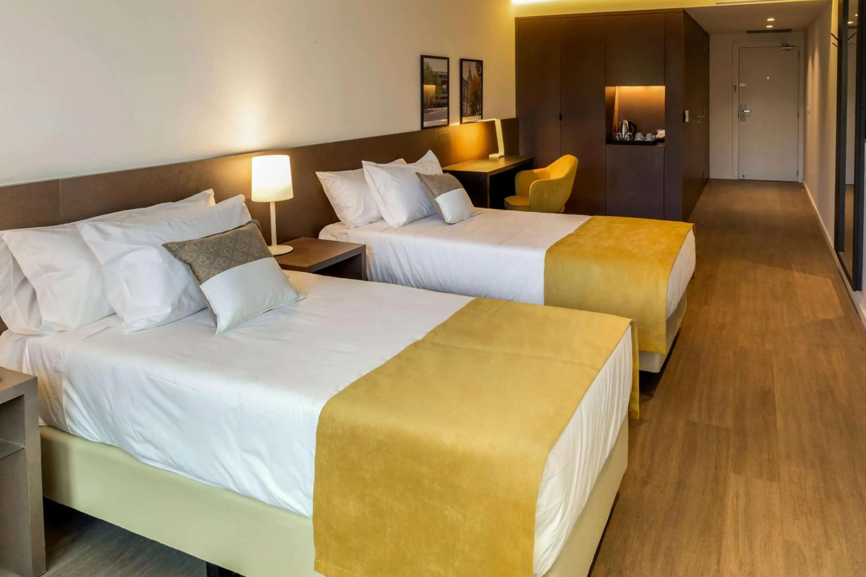 Photo of the whole room, Bed in Dazzler by Wyndham La Plata