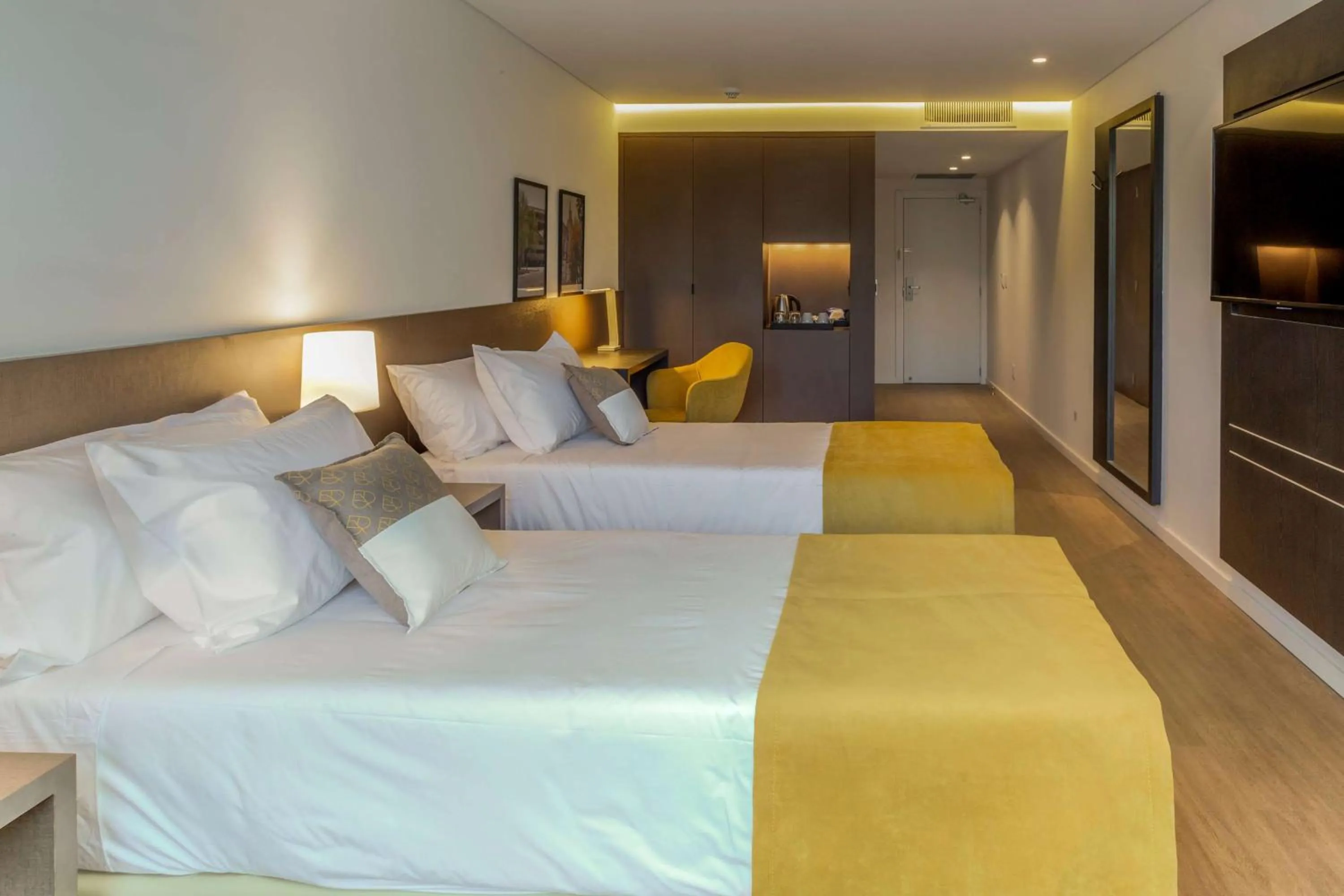 Photo of the whole room, Bed in Dazzler by Wyndham La Plata