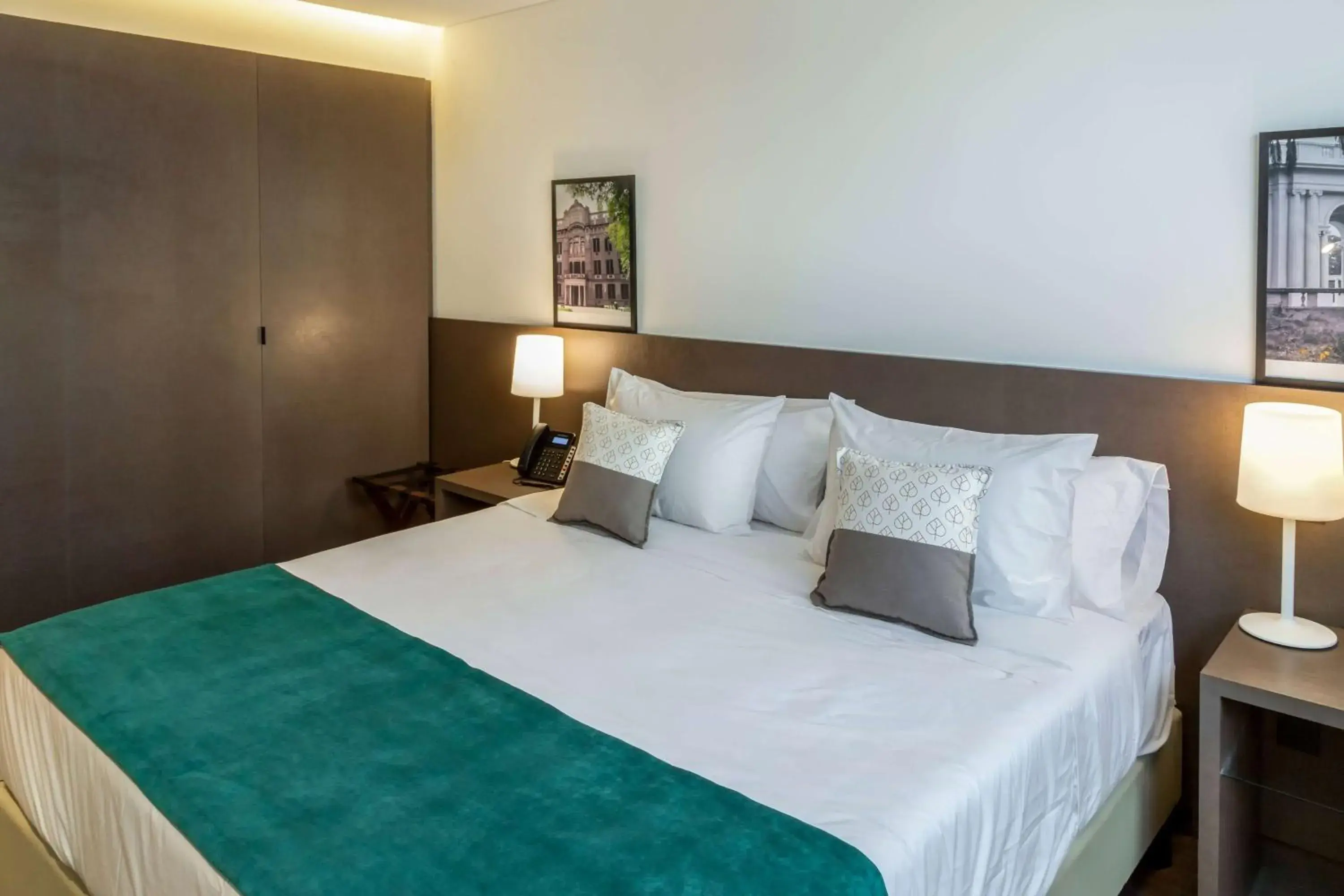 Photo of the whole room, Bed in Dazzler by Wyndham La Plata Photo of the whole room, Bed in Dazzler by Wyndham La Plata