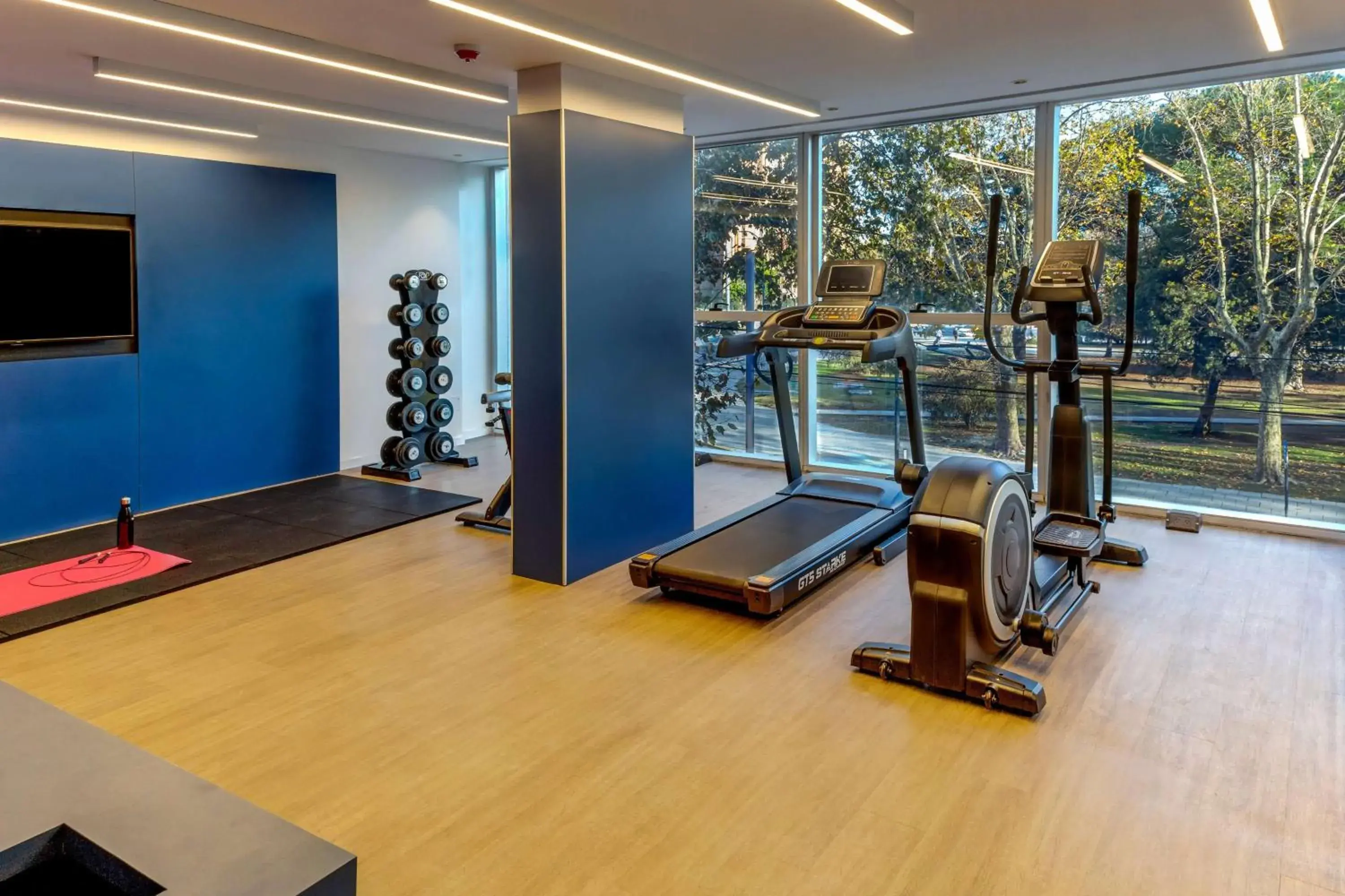 Fitness centre/facilities in Dazzler by Wyndham La Plata Fitness centre/facilities in Dazzler by Wyndham La Plata