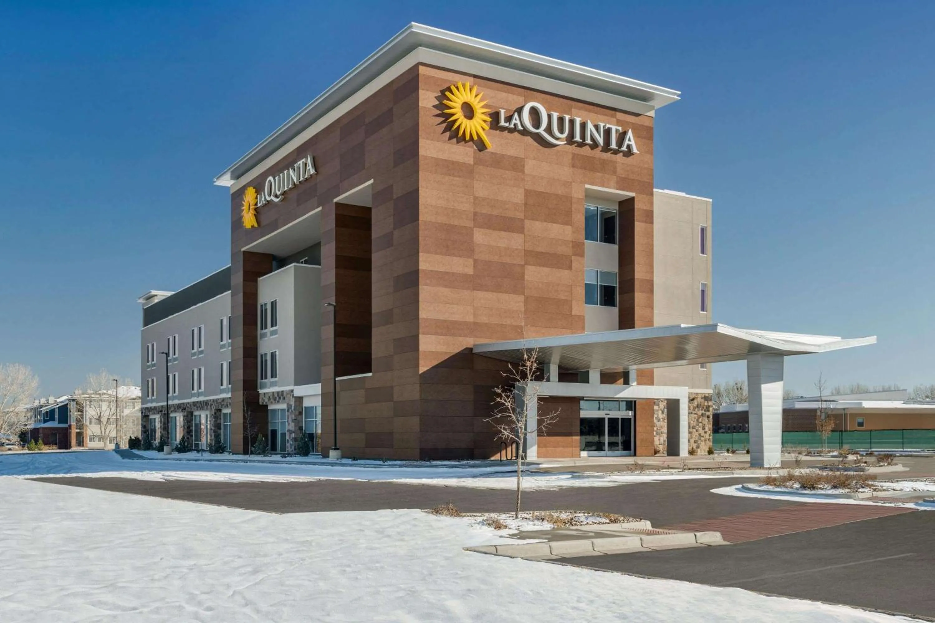 Property building in La Quinta Inn & Suites by Wyndham Denver Parker