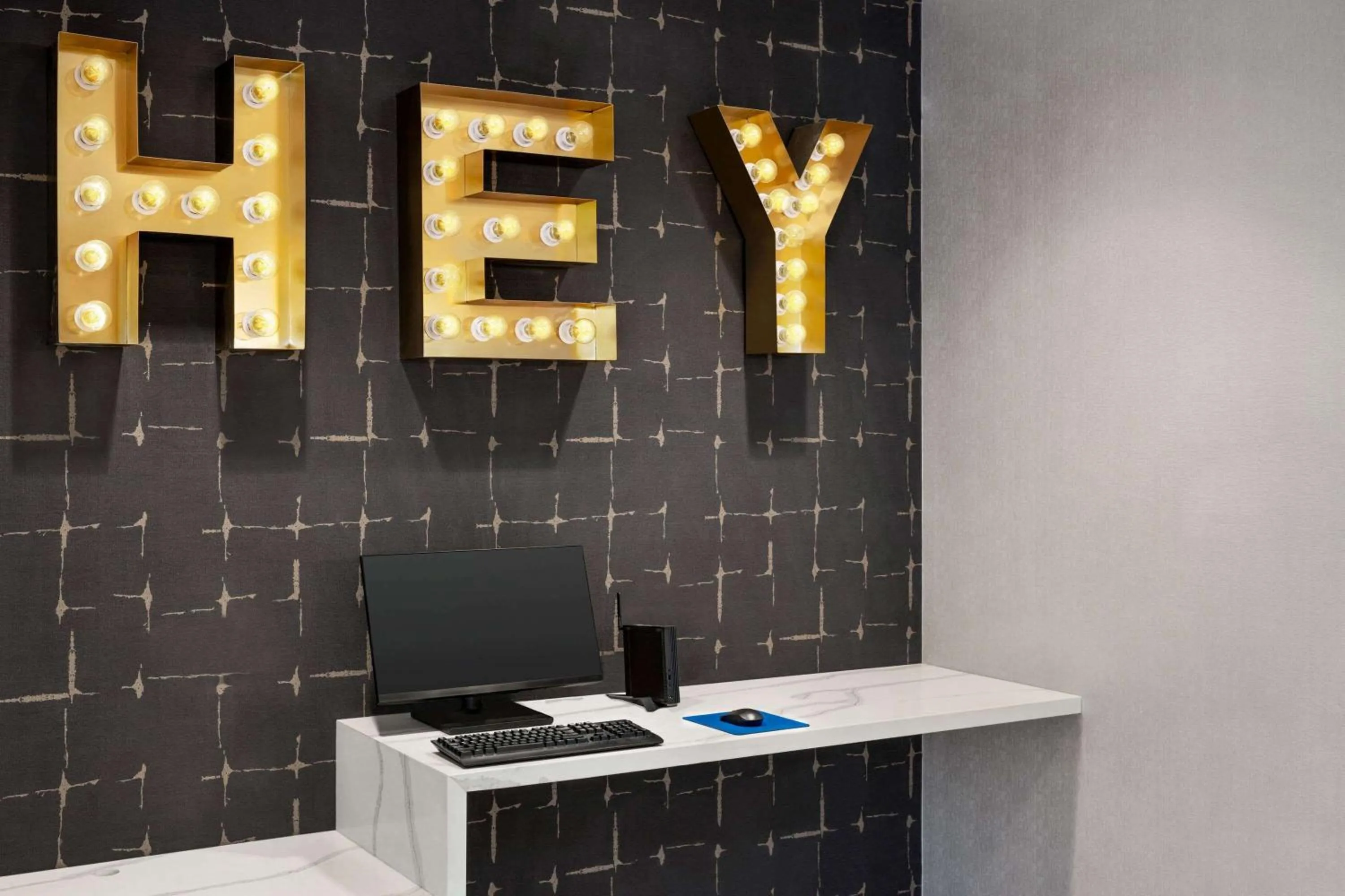 Business facilities in La Quinta Inn & Suites by Wyndham Denver Parker