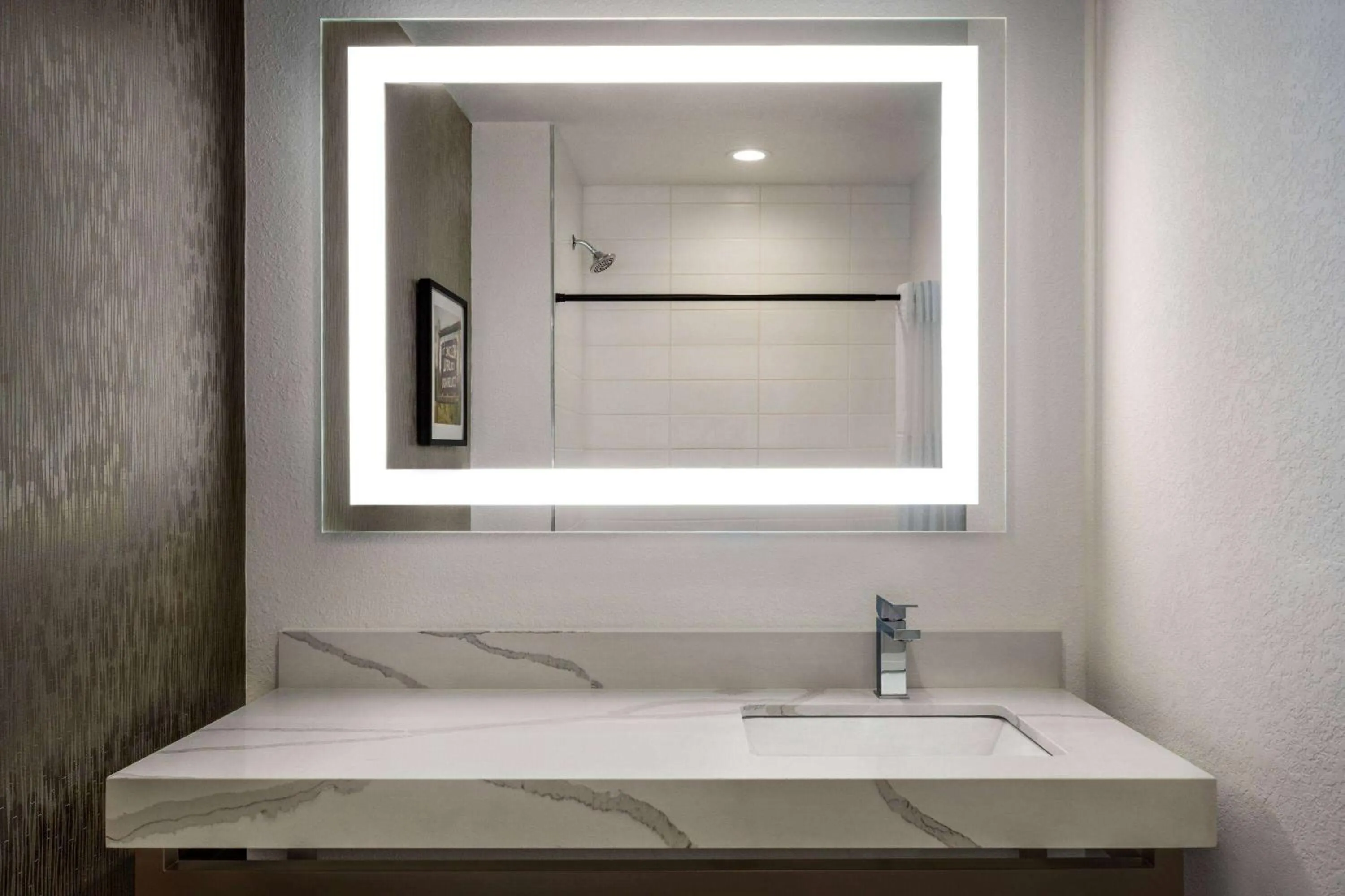 TV and multimedia in La Quinta Inn & Suites by Wyndham Denver Parker