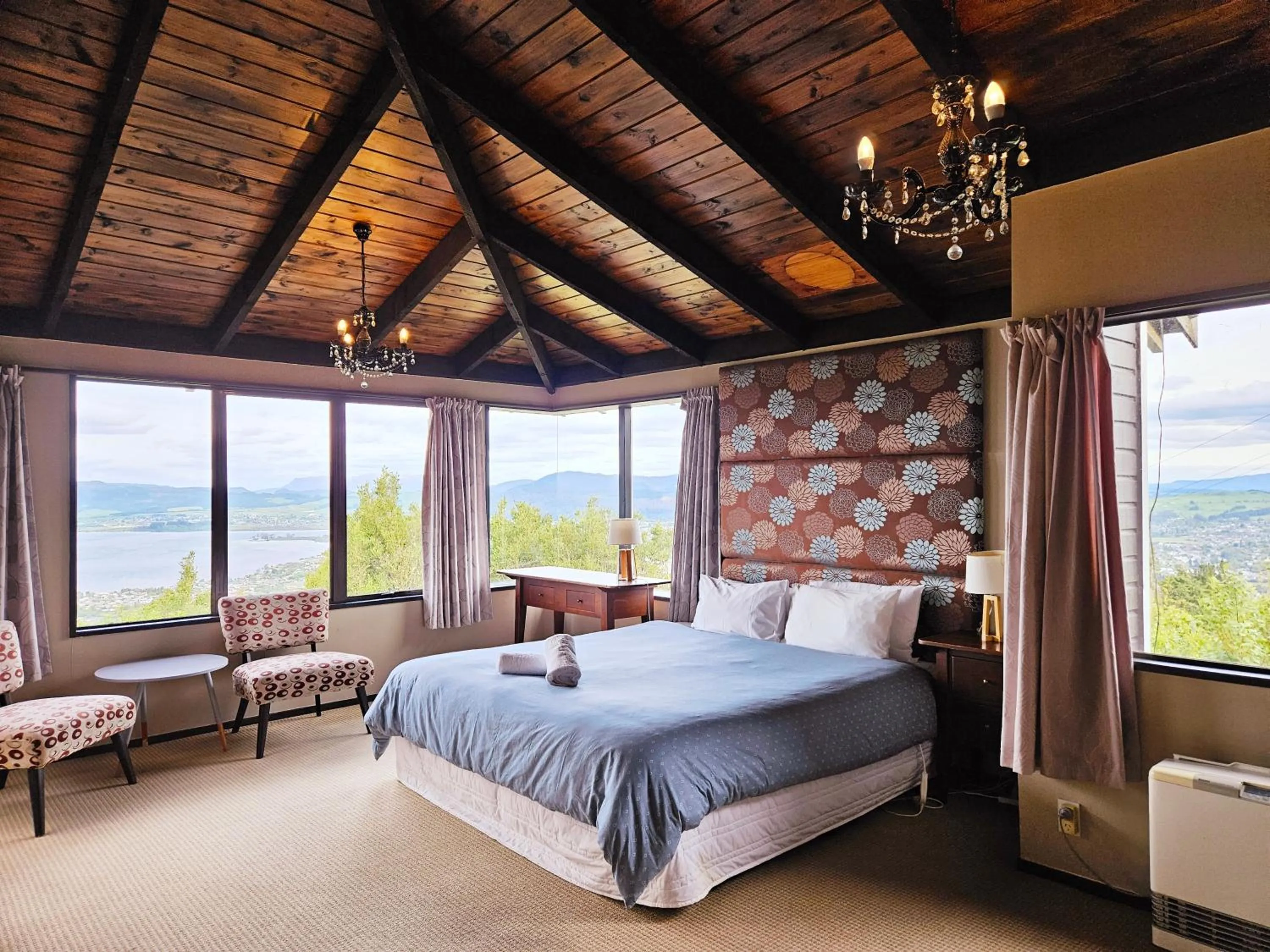 Aorangi Mountain Lodge