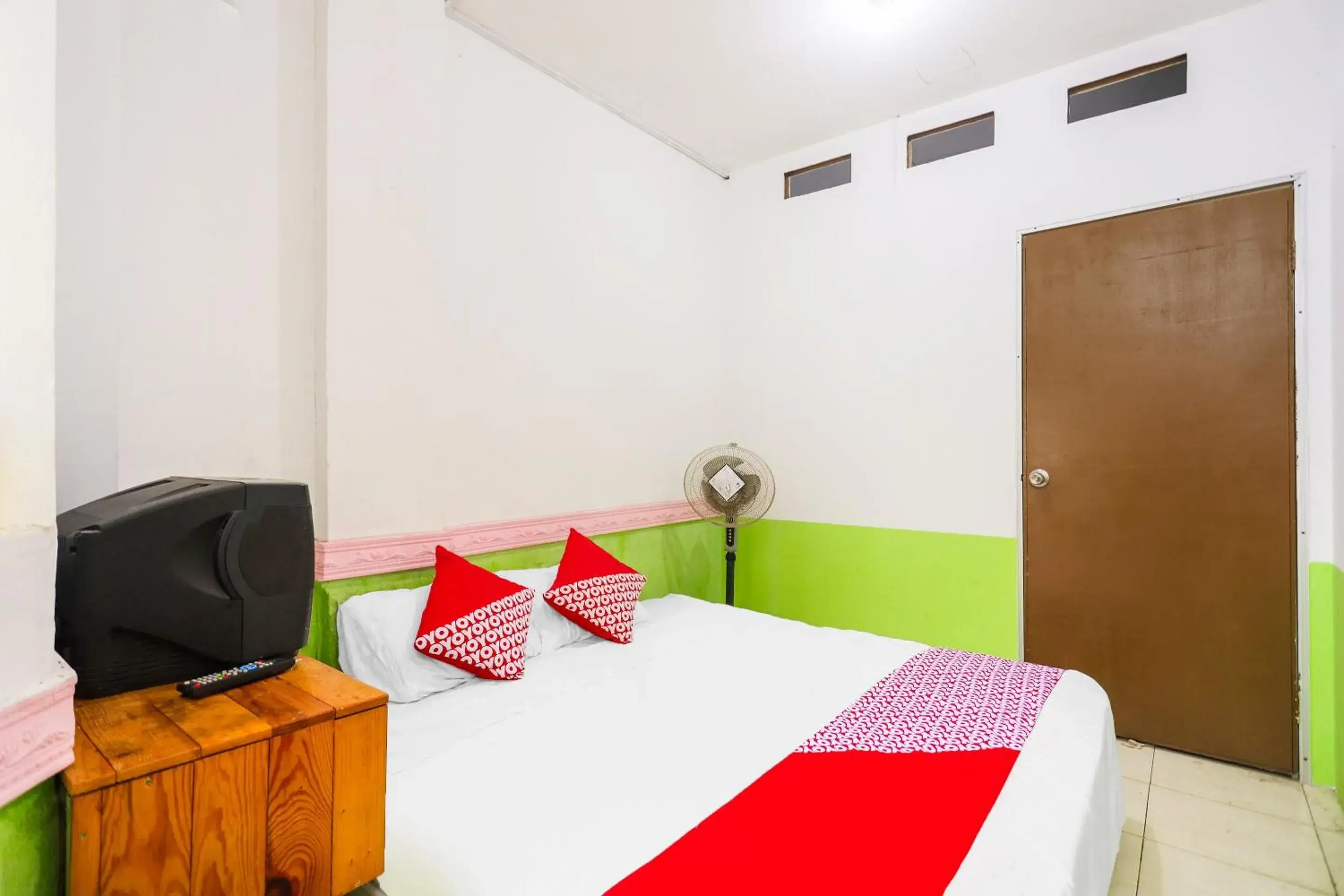 Bedroom, Bed in Hotel O Wr House Syariah BatamNearEast Coast Park Bedroom, Bed in Hotel O Wr House Syariah BatamNearEast Coast Park