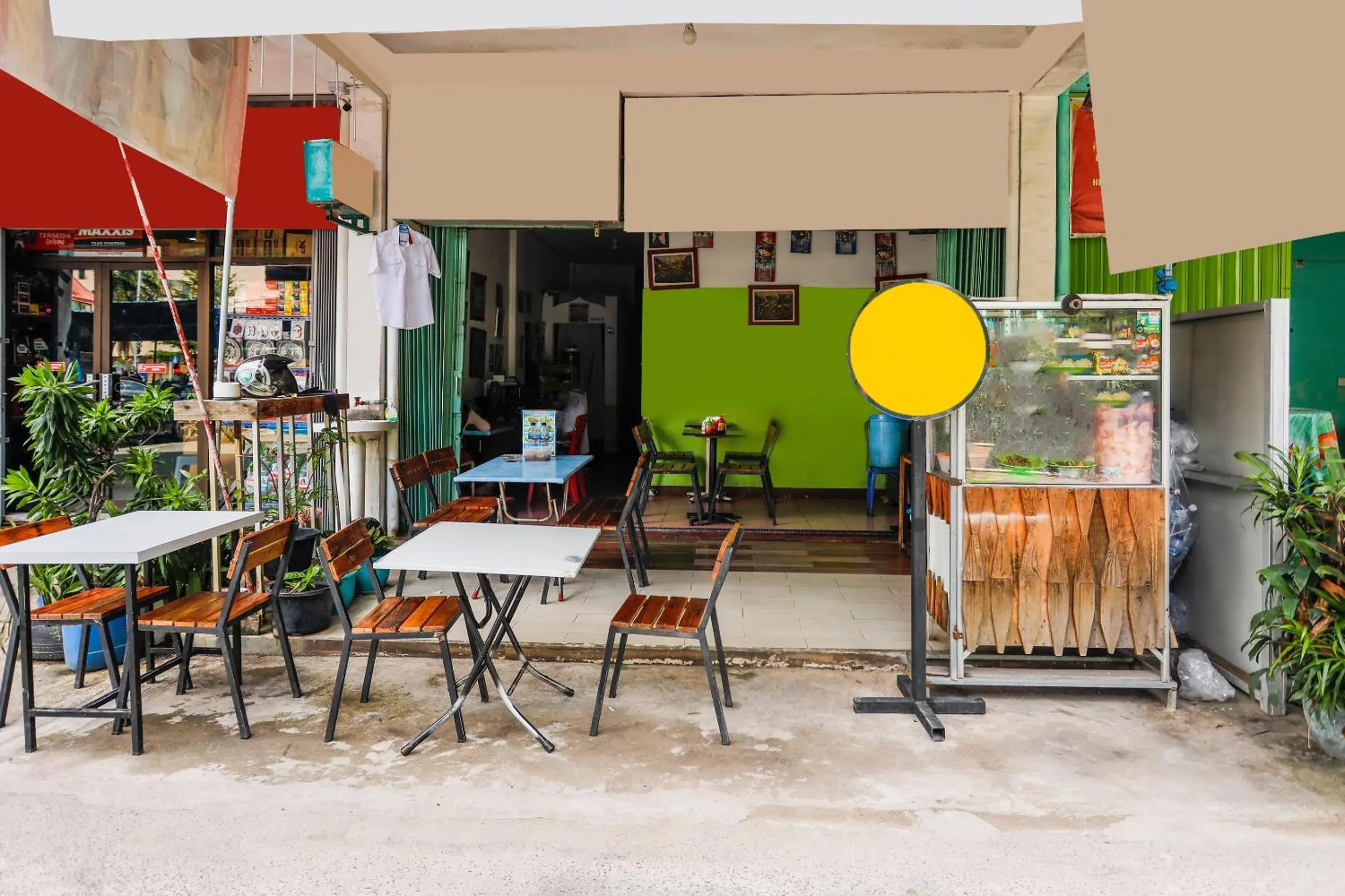 Facade/entrance in Hotel O Wr House Syariah BatamNearEast Coast Park Facade/entrance in Hotel O Wr House Syariah BatamNearEast Coast Park