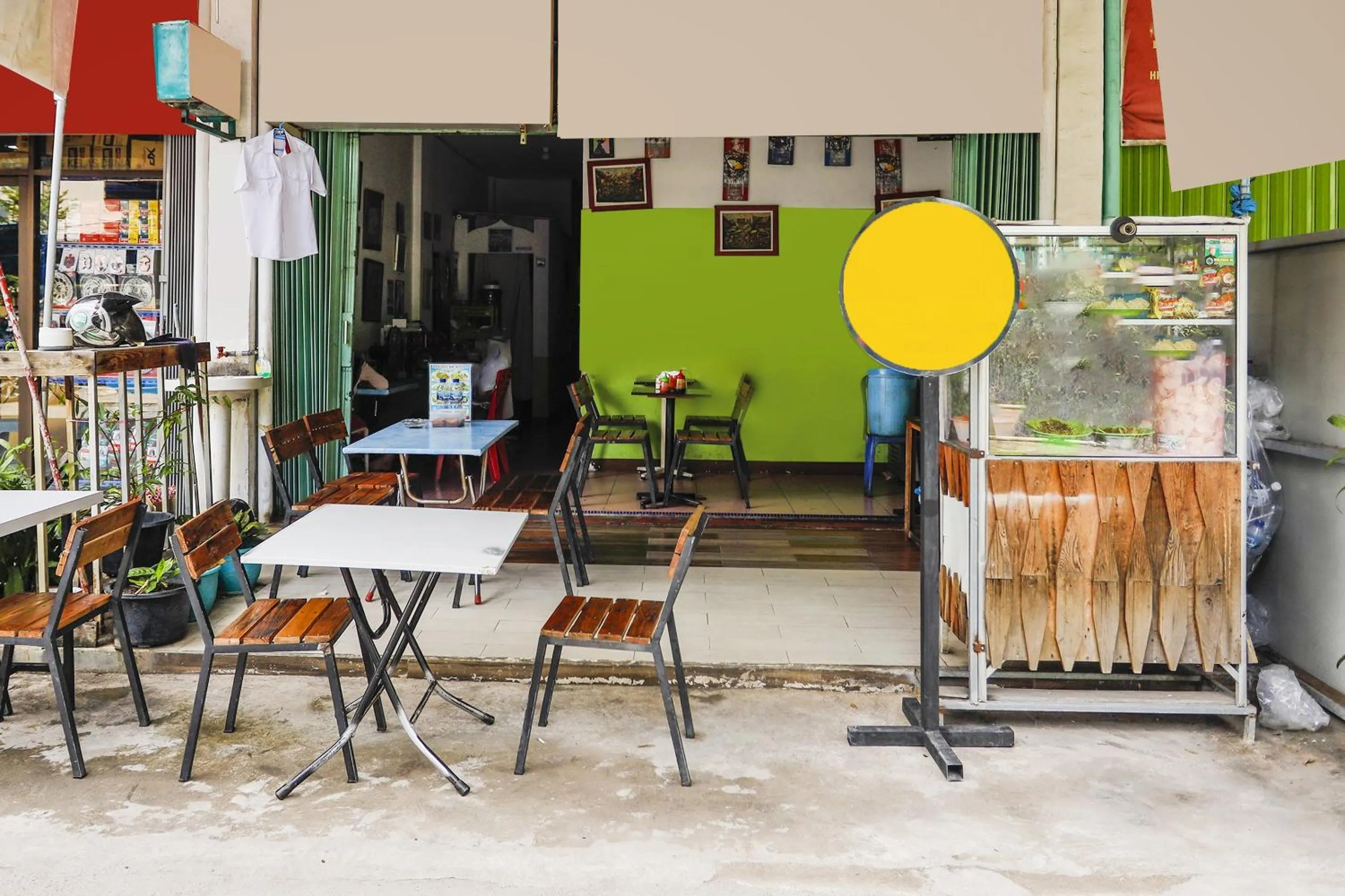 Restaurant/places to eat in Hotel O Wr House Syariah BatamNearEast Coast Park