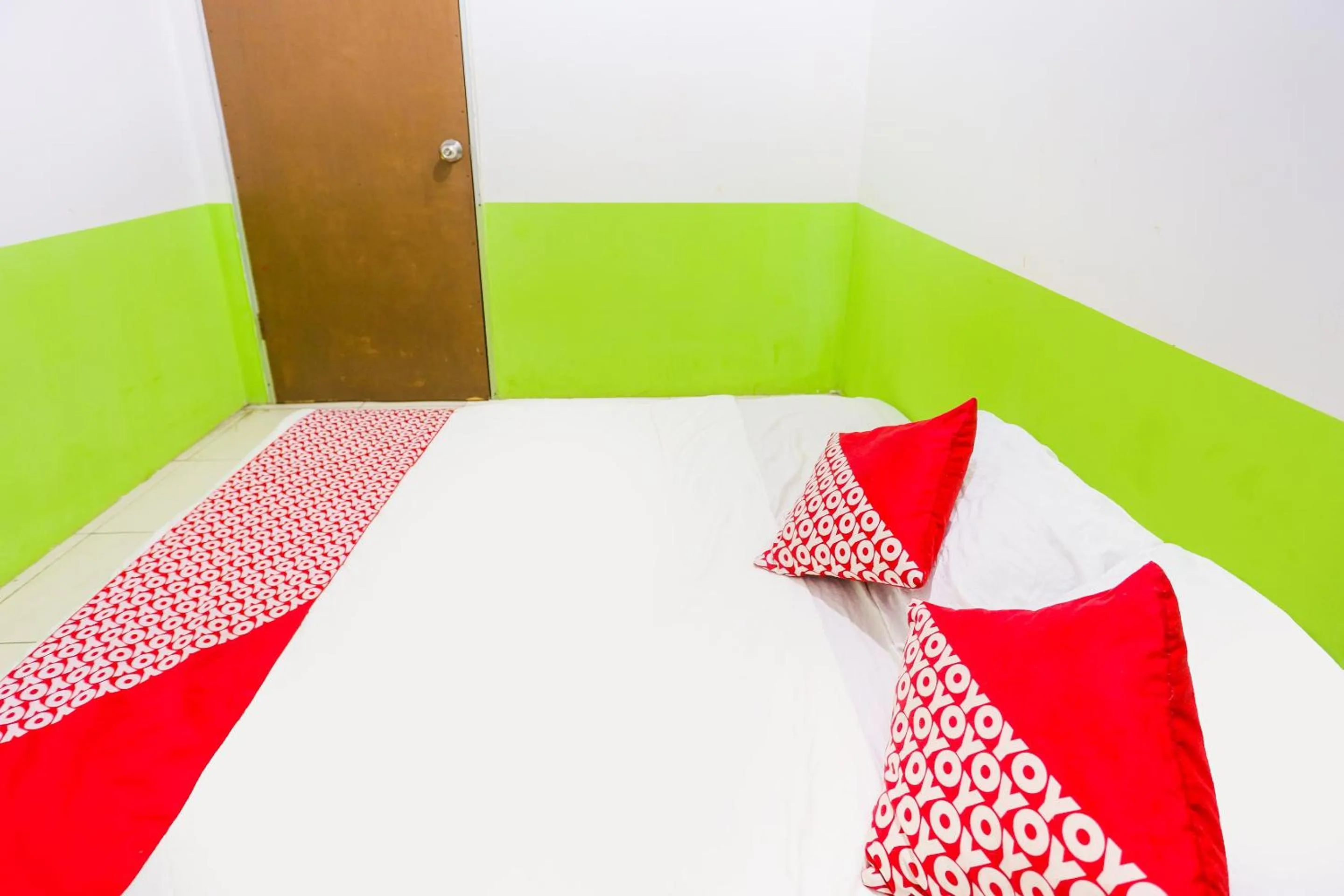 Bedroom, Bed in Hotel O Wr House Syariah BatamNearEast Coast Park