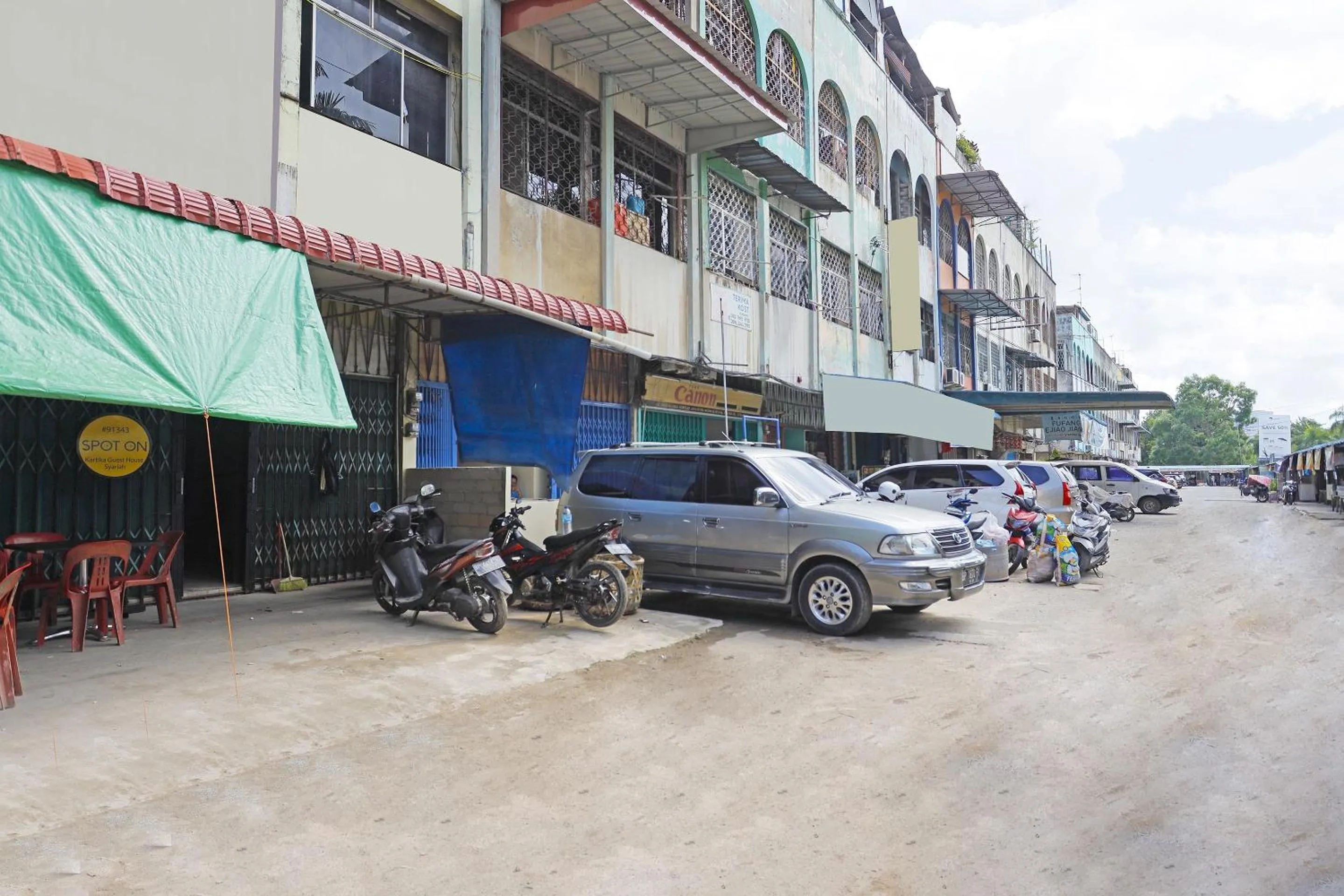 Facade/entrance in Hotel O Kartika Guest House SyariahNearPantai Stres