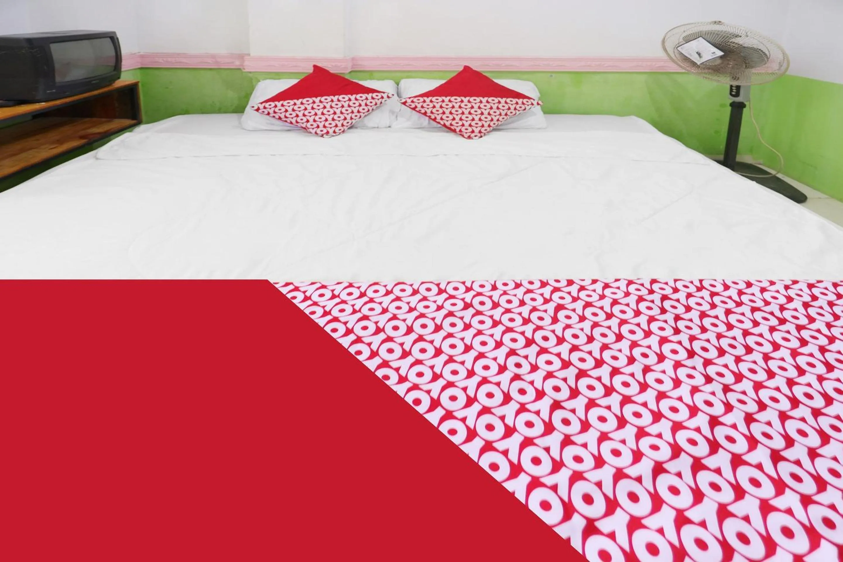 Bedroom, Bed in Hotel O Kartika Guest House SyariahNearPantai Stres