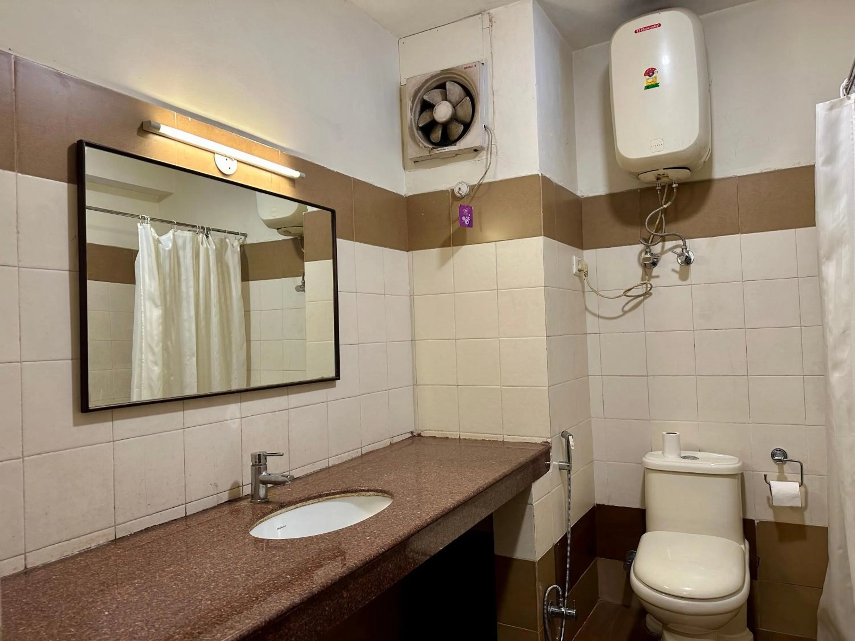 Bathroom in HOTEL RENDEZVOUS
